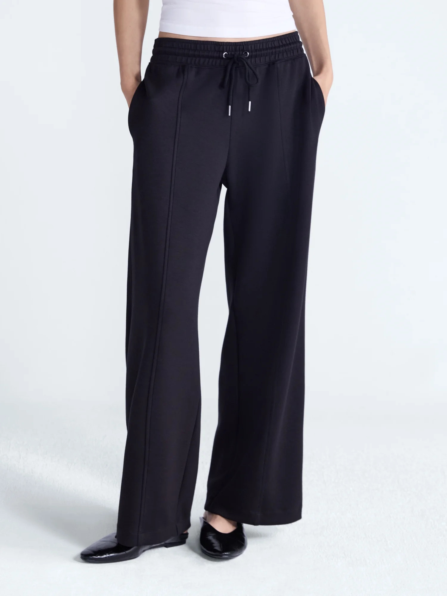 Scoop Women's and Plus Scubaknit Seamed Sweatpants, Regular, Short Lengths, Sizes XS-4X | Walmart (US)