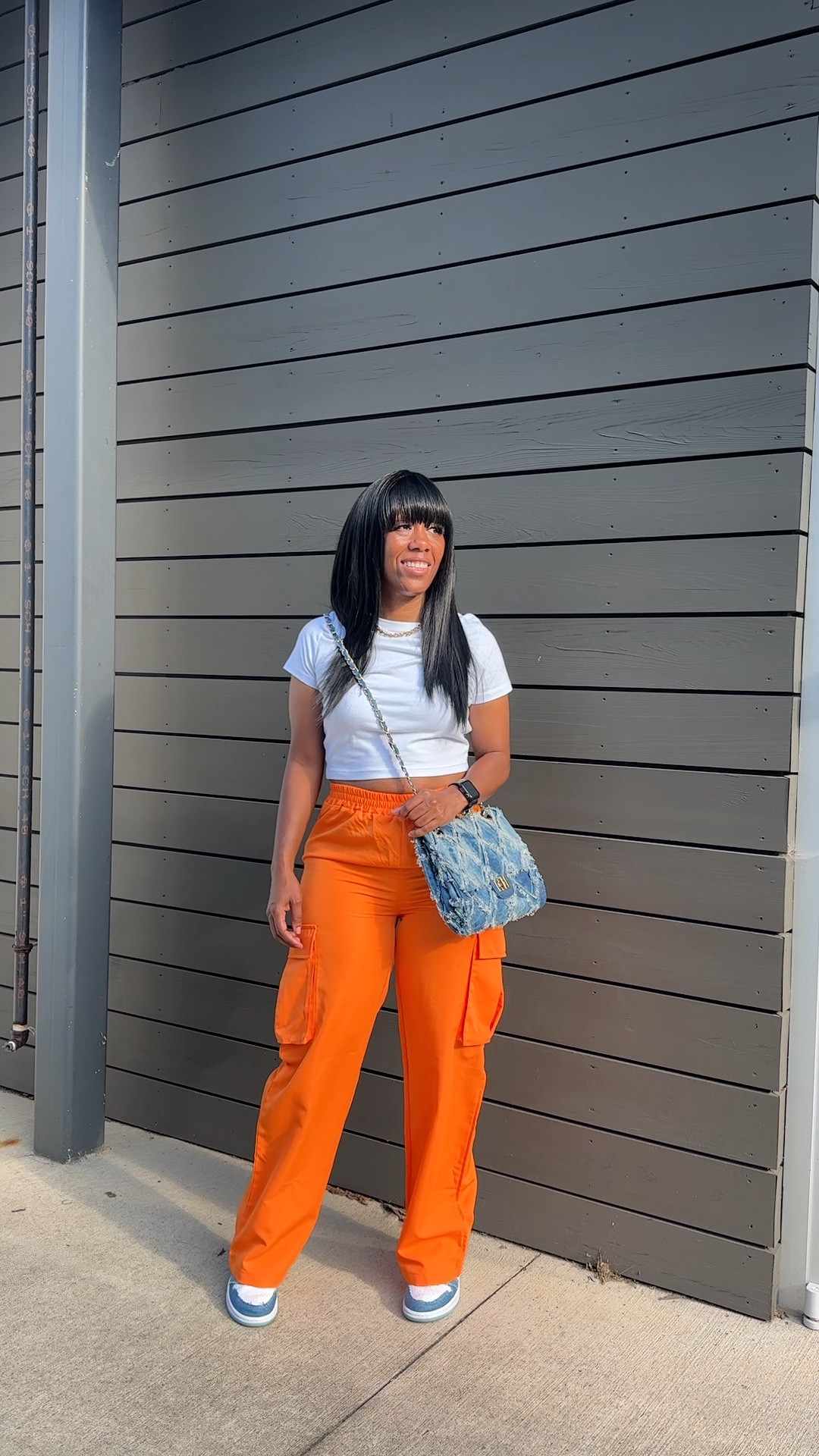 How to style wide leg cargo pants with a white tee.



#LTKFindsUnder50 #LTKSeasonal #LTKStyleTip