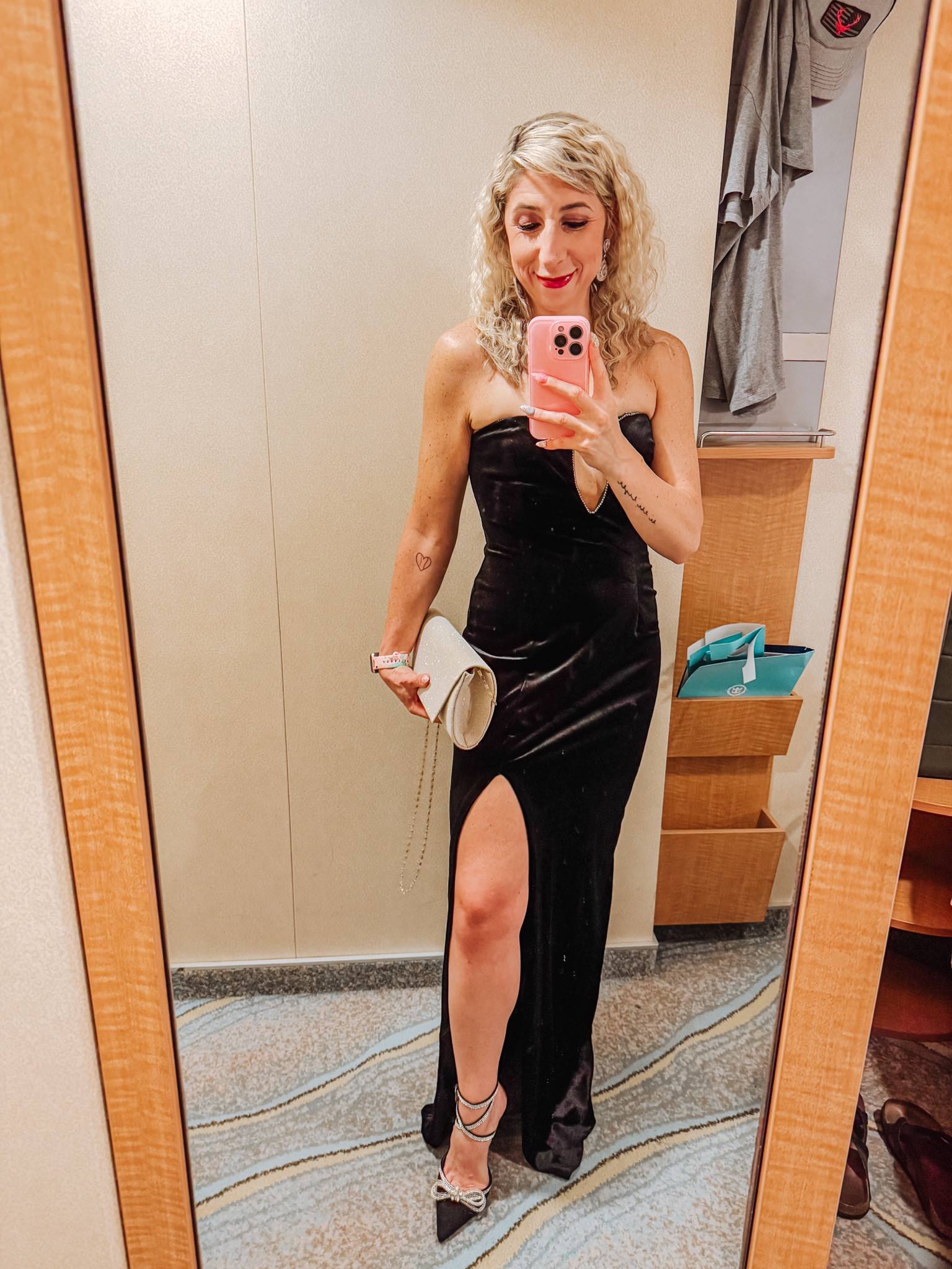 Here’s to 2025 🎉

#LTKSeasonal #LTKHoliday #LTKShoeCrush