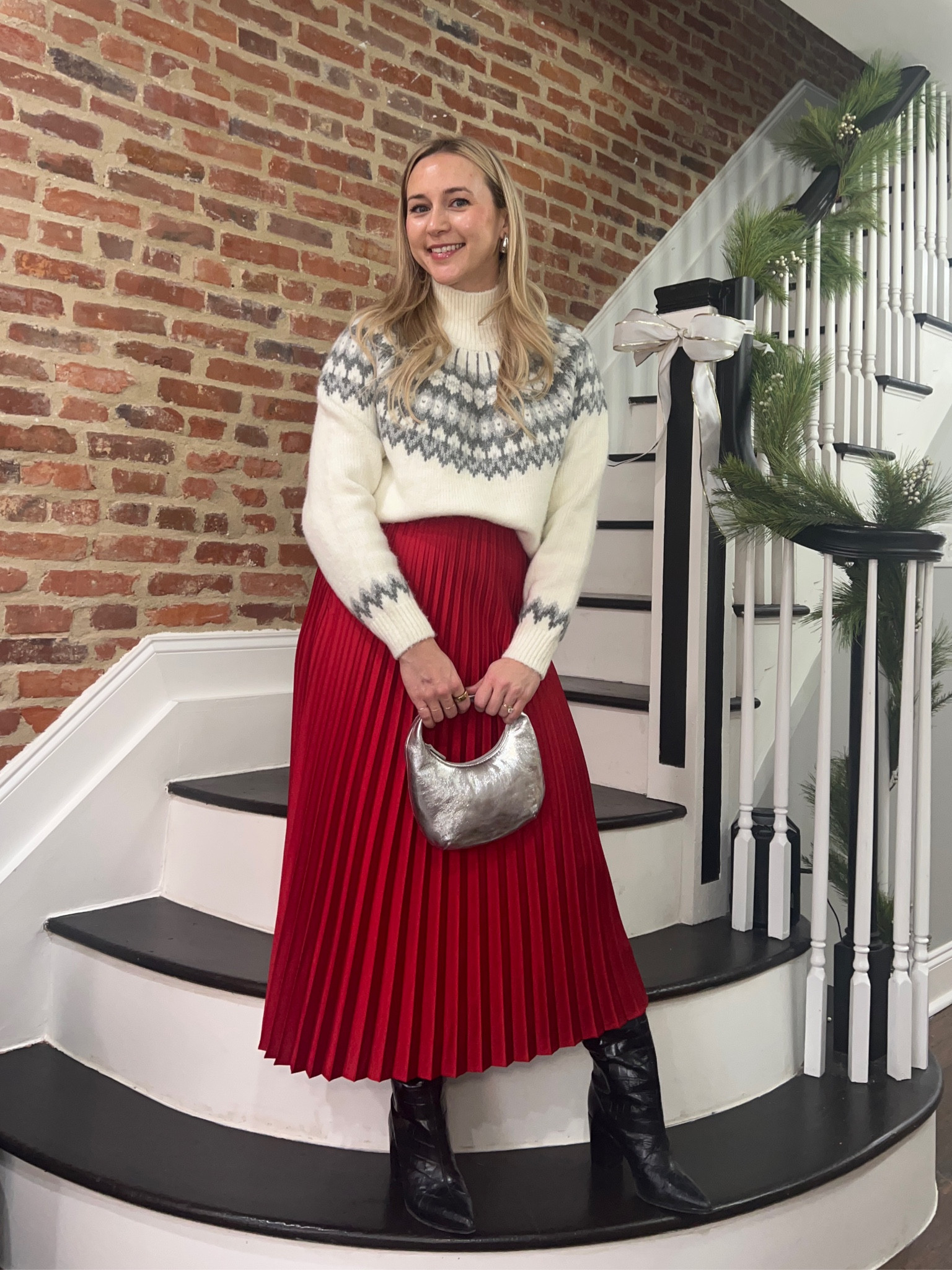 Red Pleated Skirt Outfit Ideas

#LTKfindsunder50 #LTKHoliday #LTKSeasonal