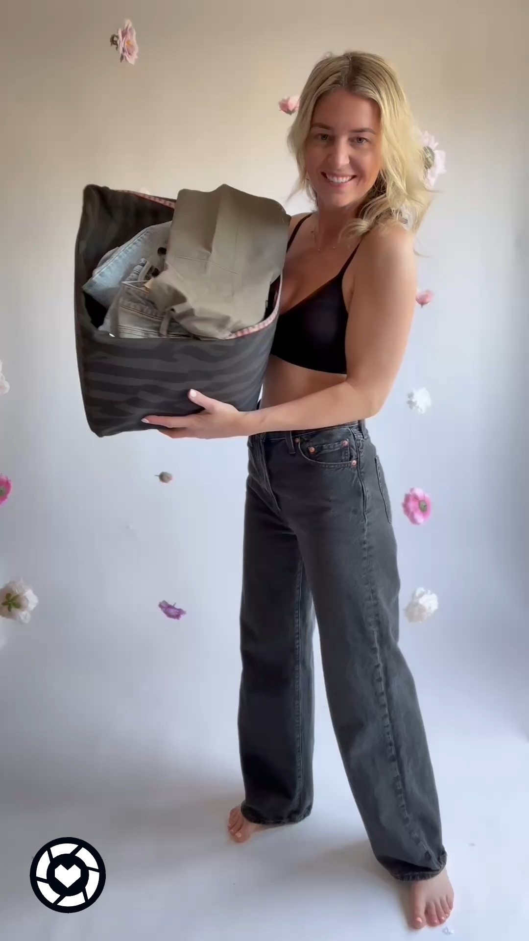 I found some of my favorite pieces from Nuuly online to buy! Loving the wide leg Levi jeans and the vest from Anthropologie! 

#LTKSpringSale #LTKSeasonal #LTKSaleAlert