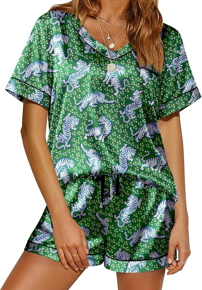 Ekouaer Silk Pajamas for Women Satin Pajama Set 2 Piece Short Sleeve Pjs Sets Soft Summer Sleepwe... | Amazon (US)