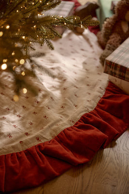 Classic Christmas Reversible Ruffle Tree Skirt | Magnolia