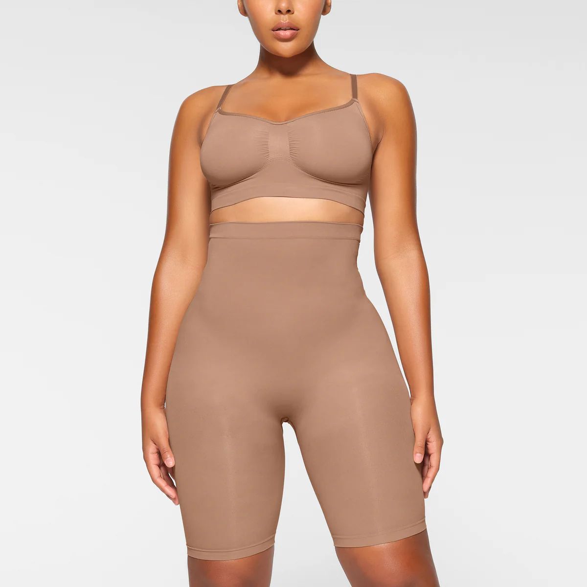HIGH-WAISTED ABOVE THE KNEE SHORT | SKIMS (US)