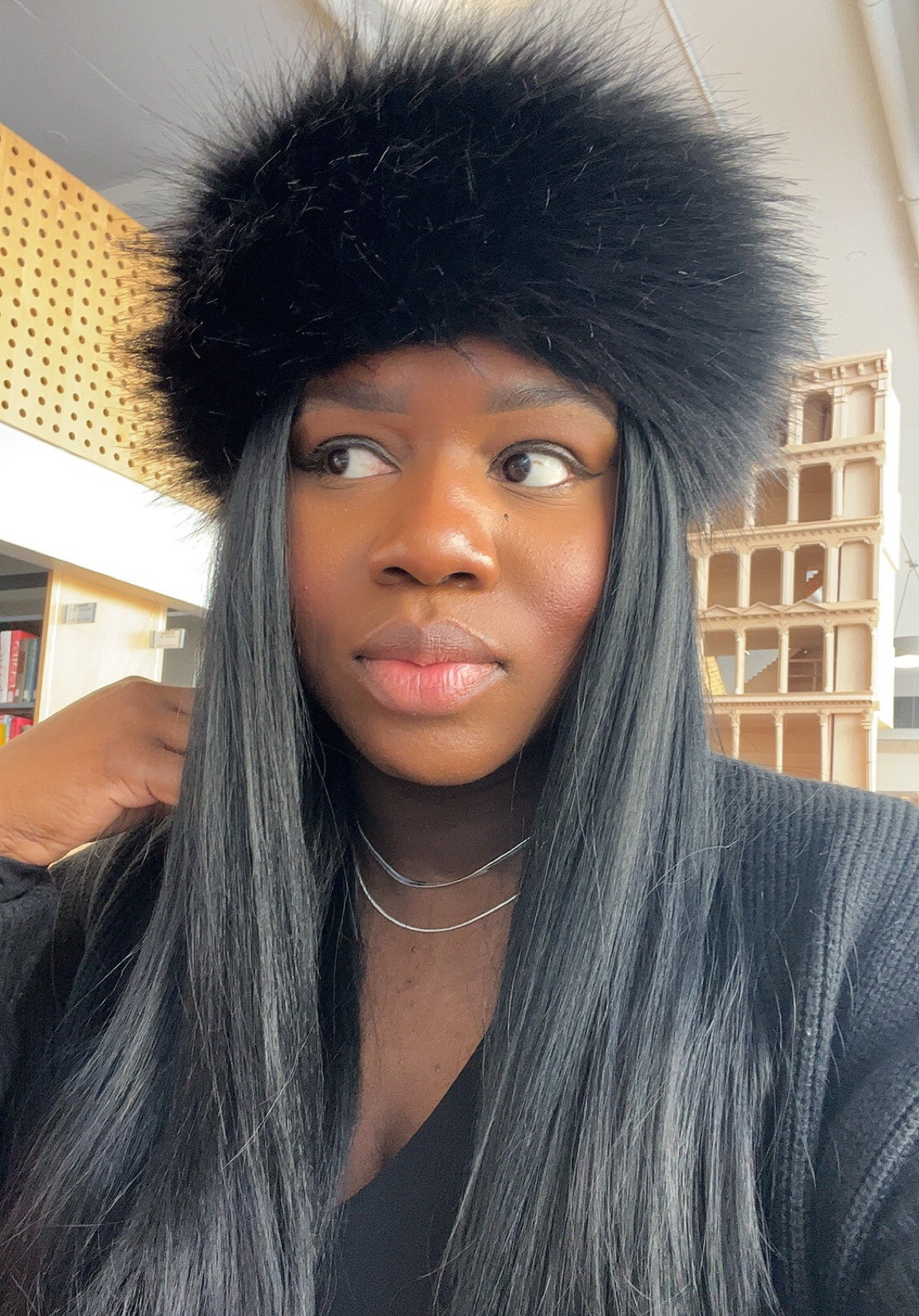 Faux Fur Headband
Faux Fur Hat

#LTKstyletip #LTKmidsize #LTKfindsunder50