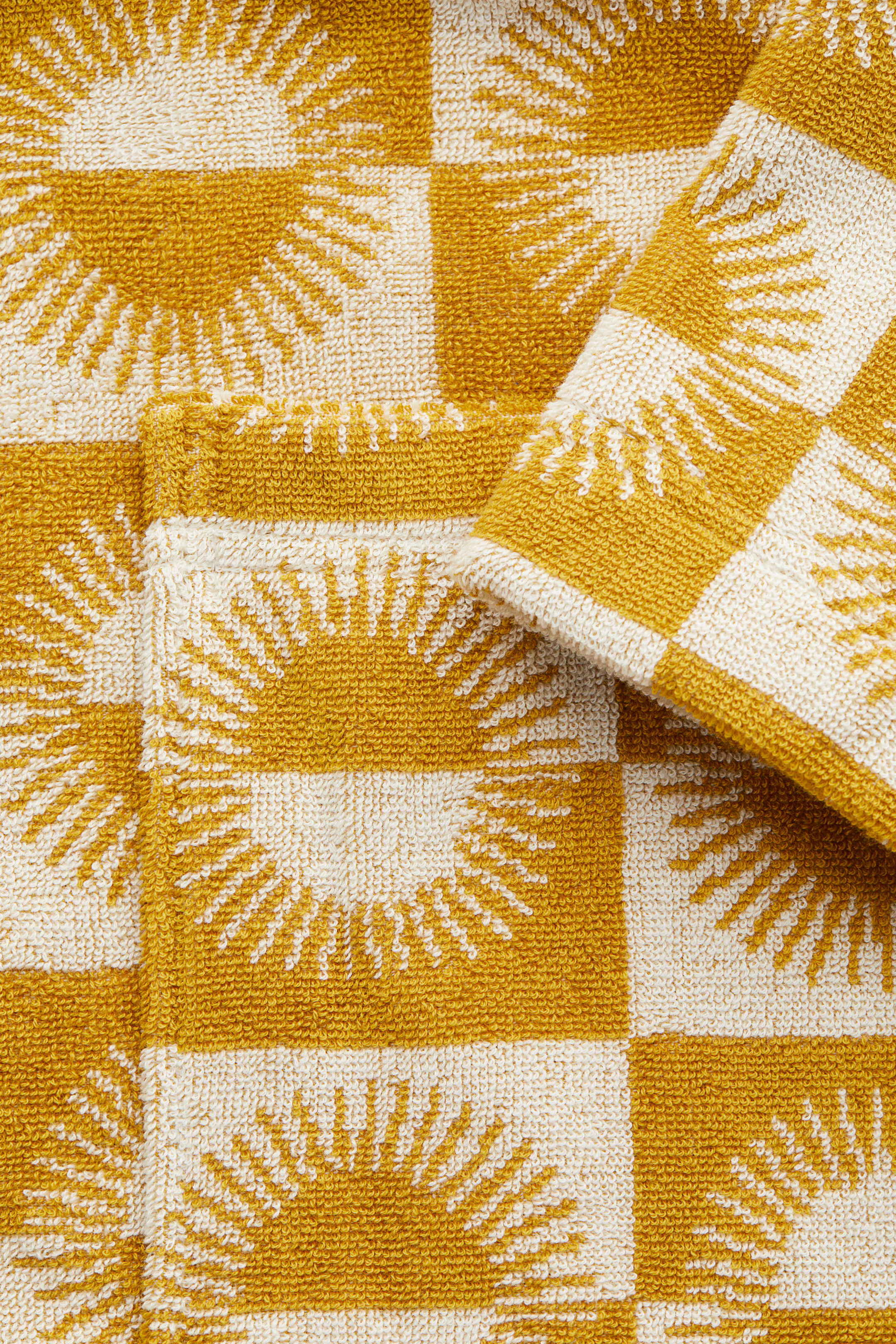 Patterned dressing gown - Mustard yellow/Patterned - Home All | H&M GB | H&M (UK, MY, IN, SG, PH, TW, HK)