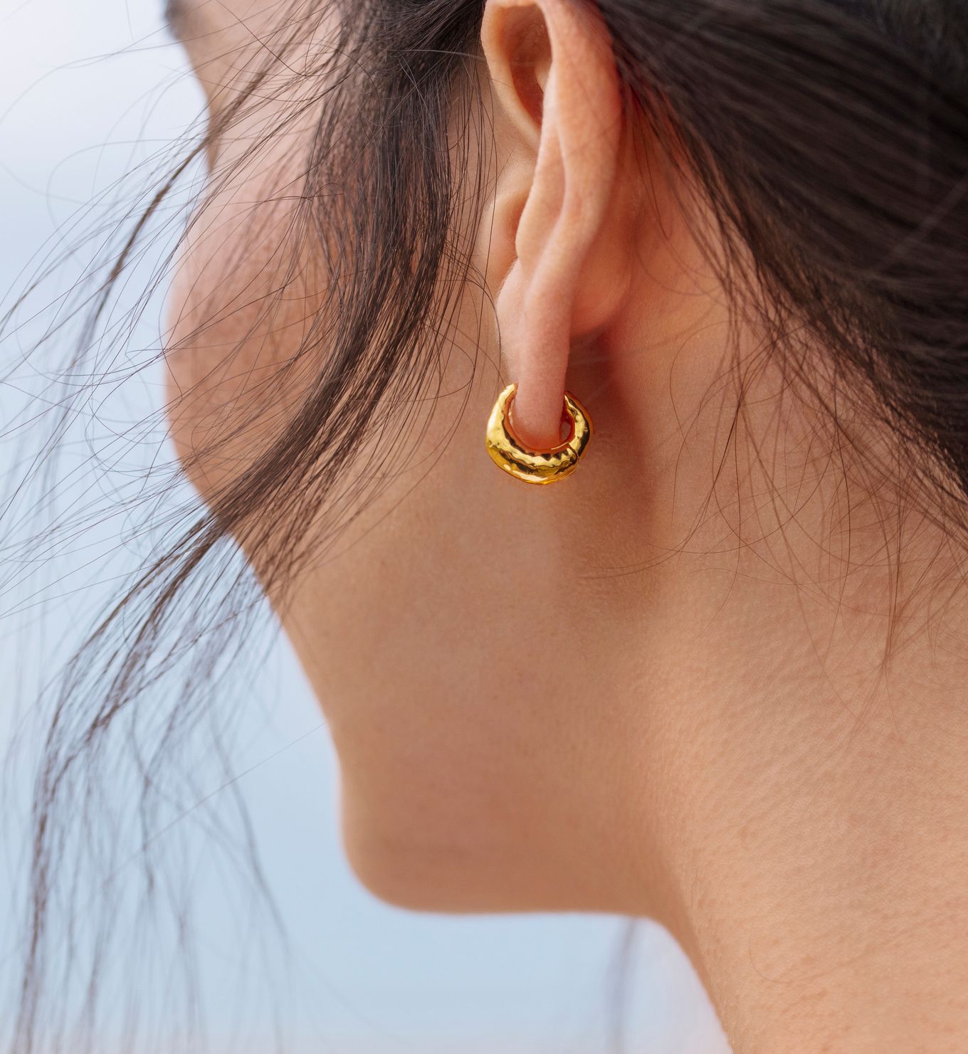 Deia Huggie Earrings | Monica Vinader (Global)