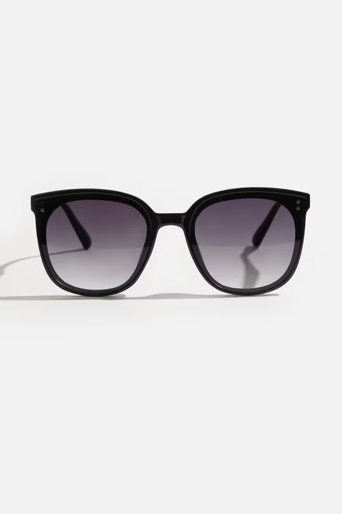 Flat Wayfarer Sunglasses | Dynamite Clothing