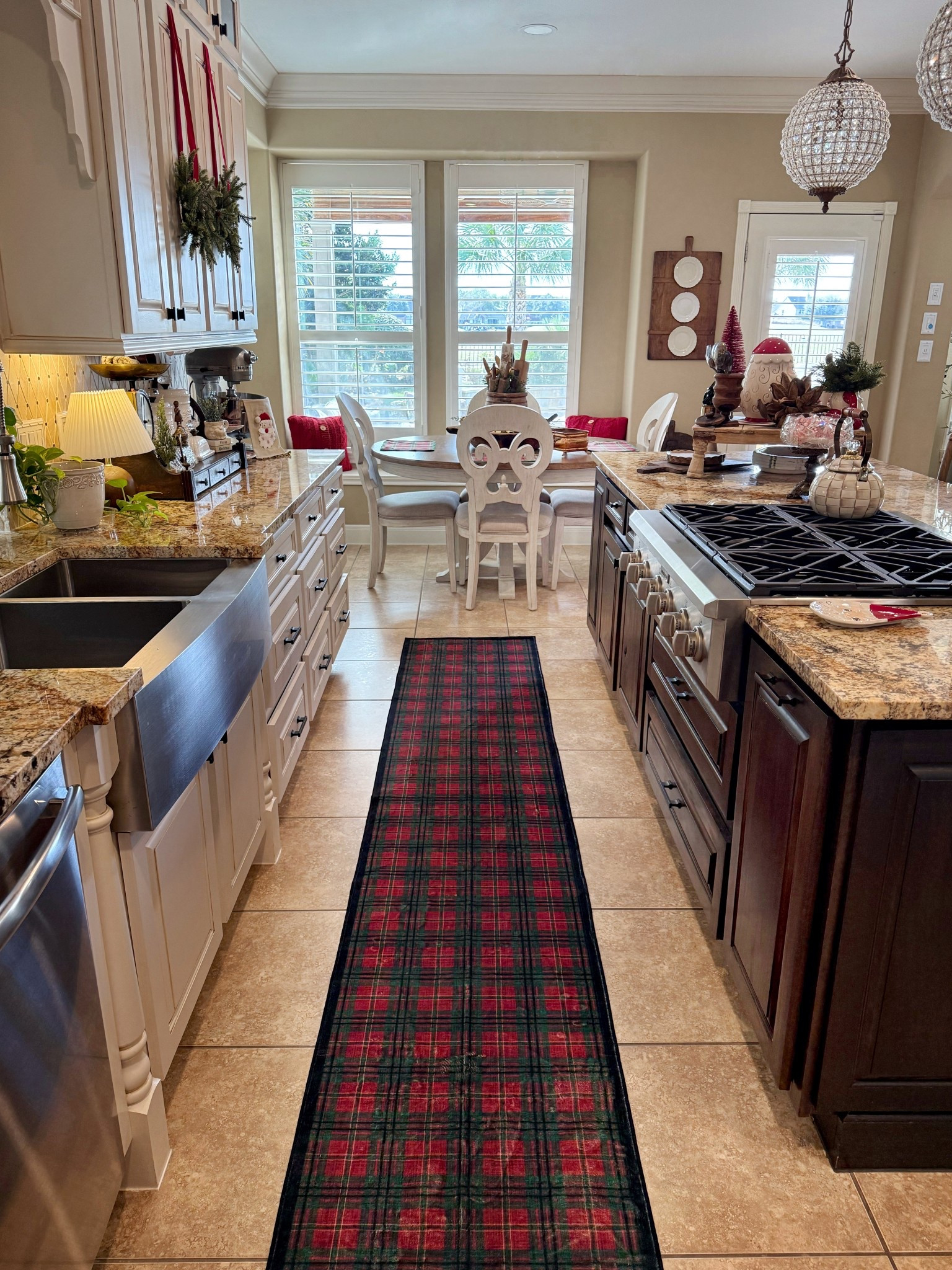 If these beautiful rich colors don’t scream CHRISTMAS I don’t know what does.

#LTKHoliday #LTKHome #LTKFindsUnder50