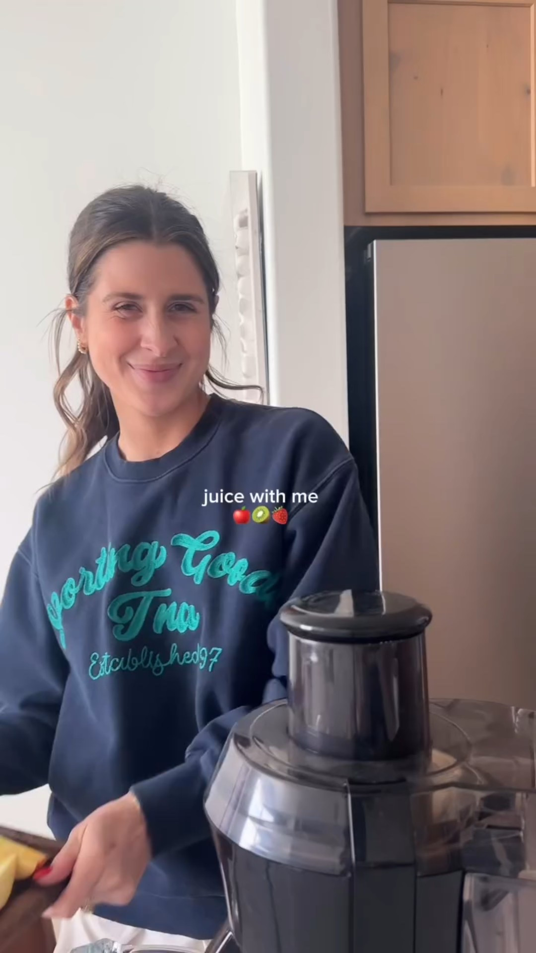 my favorite juice combo!! 🍎🥝🍓

#joeandthejuice #juicing #juicerecipes #juicer #guthealth #morningroutine #healthyhabits #juicecleanse