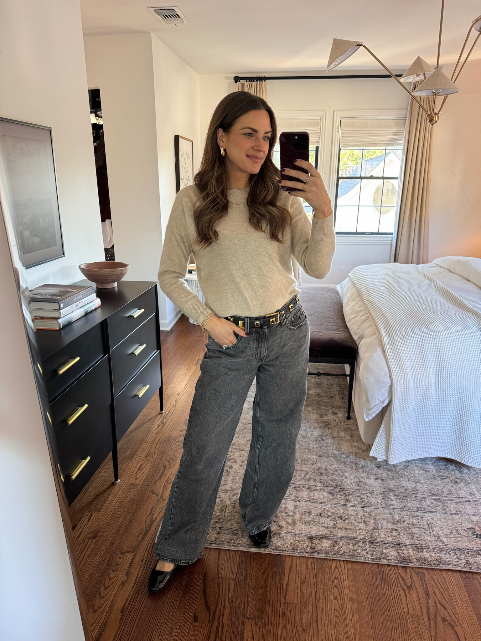 OOTD for preschool parent teacher conferences. Size 26R jeans & XS sweater. XS/S belt & flats fit TTS. 





#LTKStyleTip #LTKSeasonal