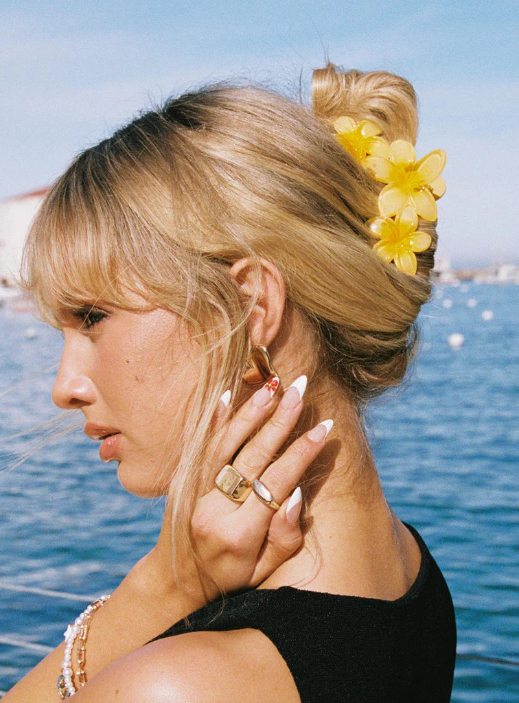 Chianti Frangipani Claw Clip Yellow | Princess Polly US