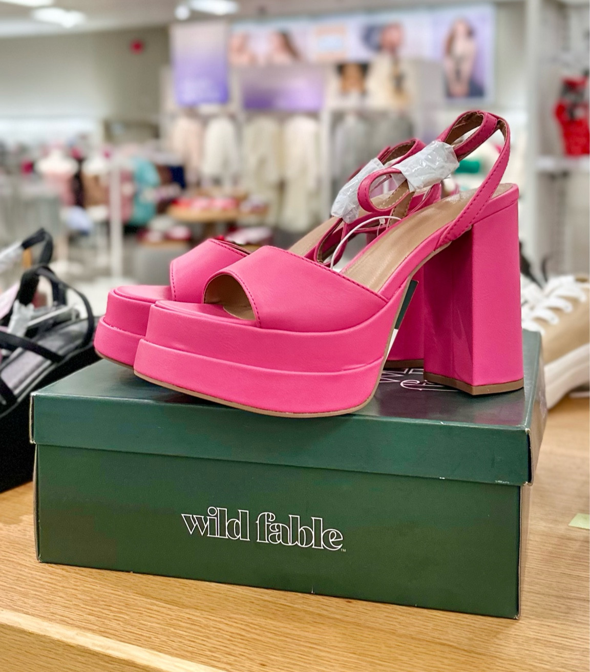 New Wild Fable platform heels now online💕 these are available in two other colors as well.