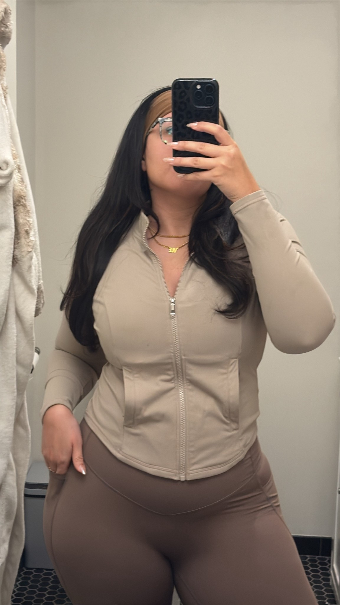 Today’s workout fit, pants are from TikTok but I added a similar pair, not sure of the quality 

#LTKgrwm #LTKootd #LTKActive