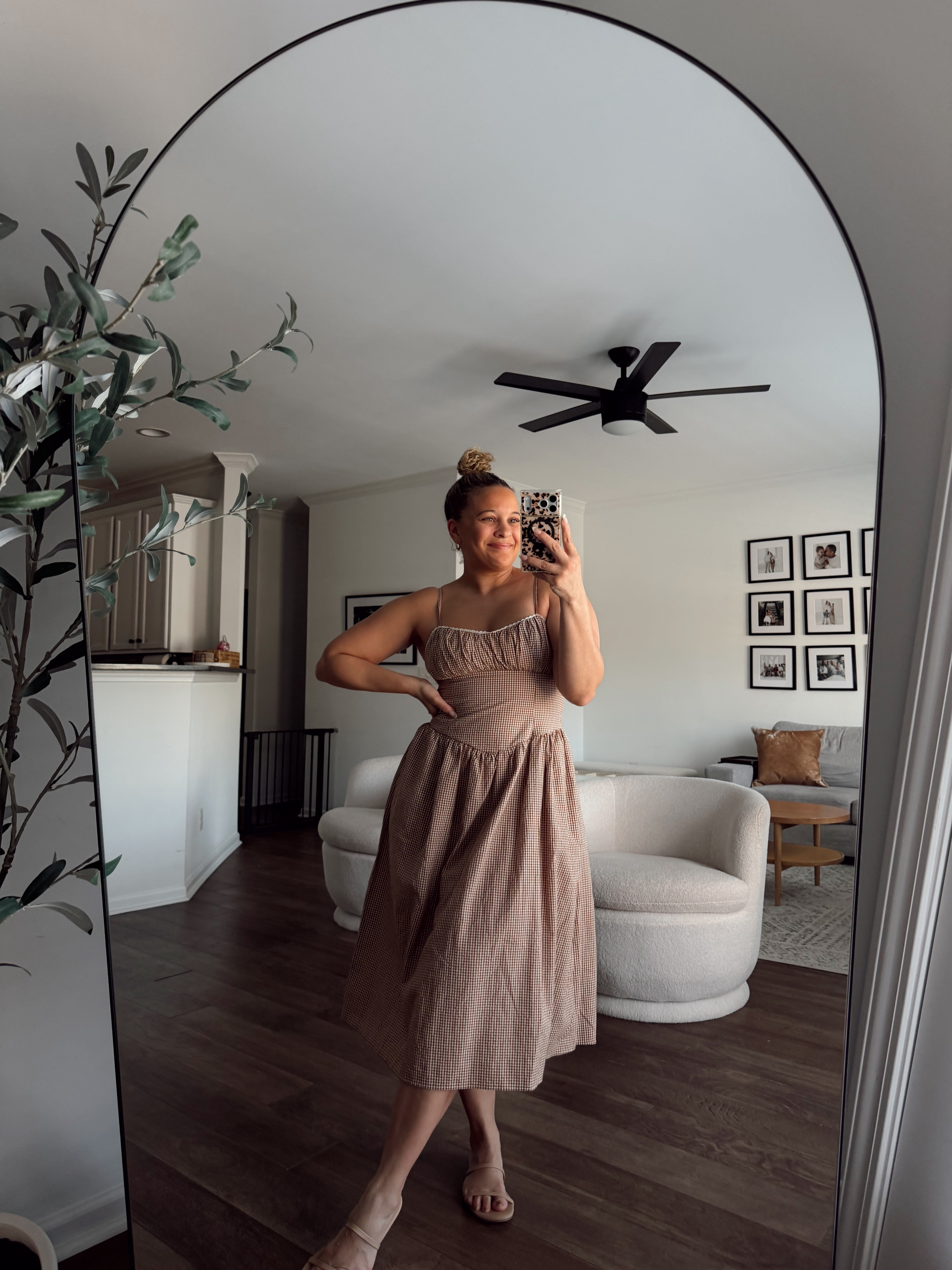 how cute is this gingham dress for spring?? wearing size L - it's stretchy, no zippers :)  