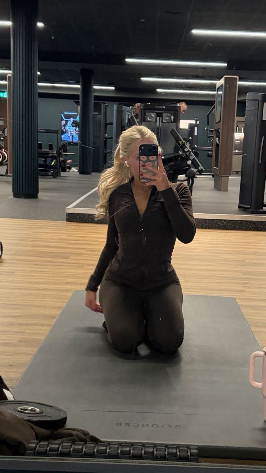 Lulu 🤎

Lululemon, gym jacket, flared leggings, gym leggings, Pilates, yogaa

#LTKwinter #LTKuk #LTKfitness