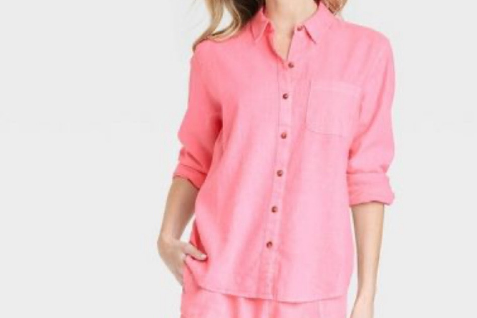 Pink linen button front shirt perfect for spring outfit 