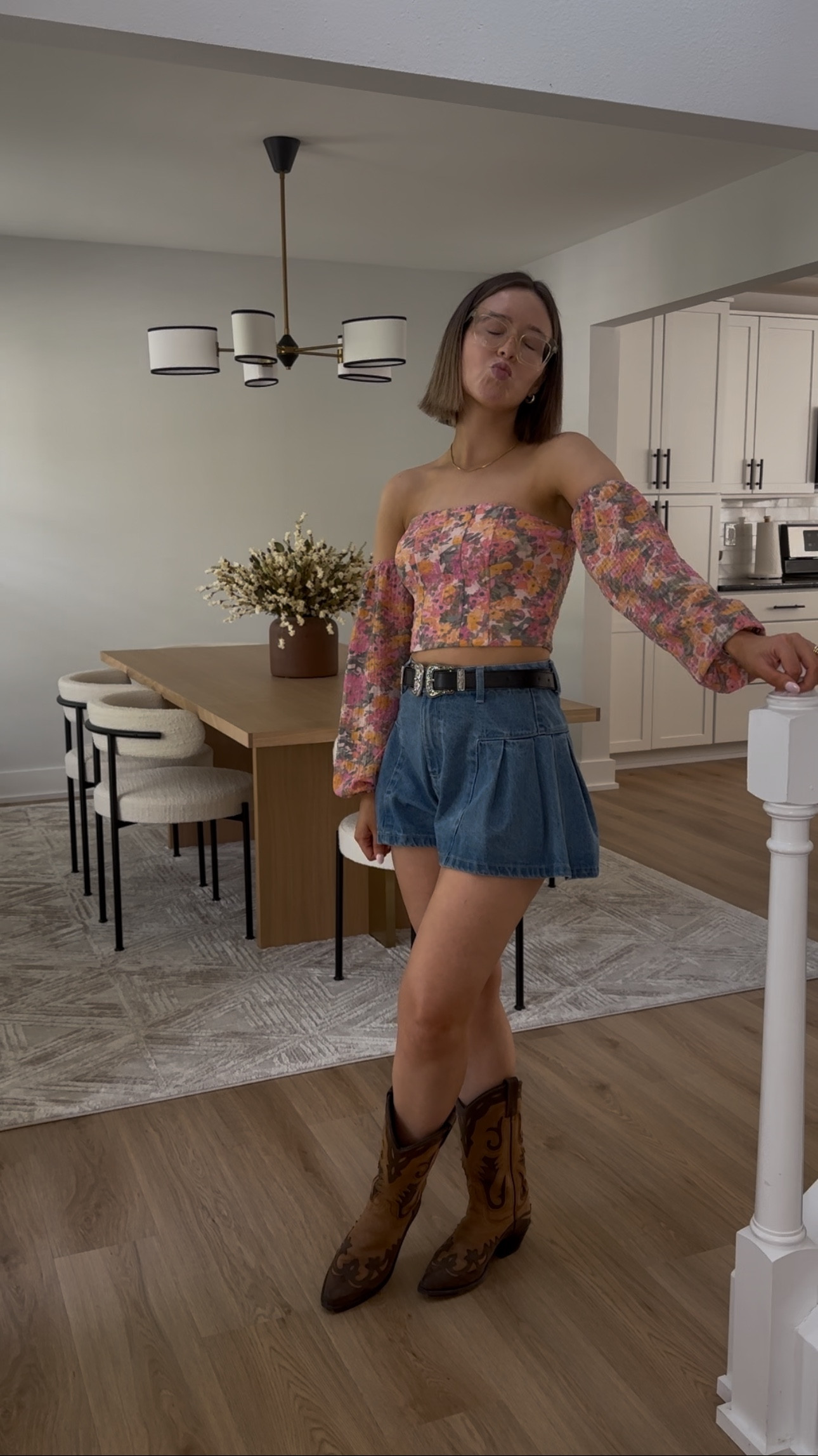 Country concert outfit ideas 

Pleated shorts, denim shorts, pleated denim shorts, floral blouse, polka dots, peplum top, bubble top, cowboy boots, mini skirt 

#LTKStyleTip #LTKFestival #LTKWatchNow