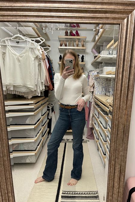 Organic Jeans and turtle neck 

White turtleneck
Organic clothes
Organic denim
Bellybutton
Bootcut jeans
Leather belt
Mom jeans

#LTKfindsunder100