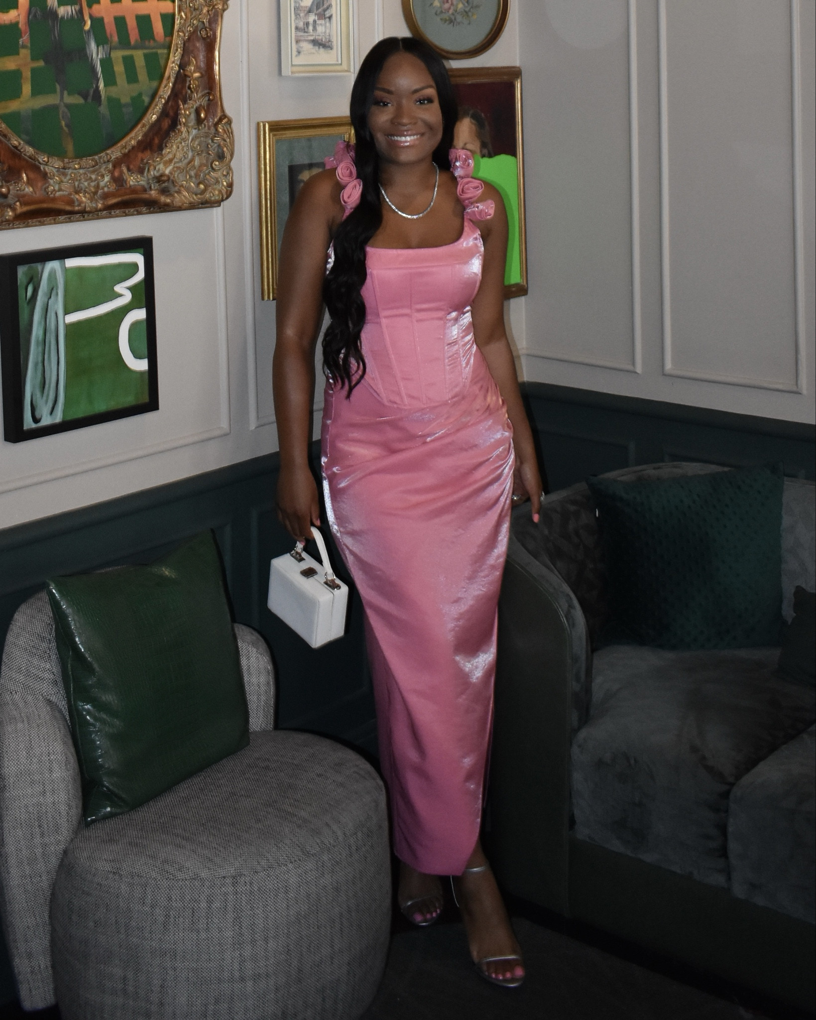 Perfect pink set for a night on the town. I love the material, it makes the pink look rich, and the flowers add a little razzle dazzle. 


#LTKStyleTip