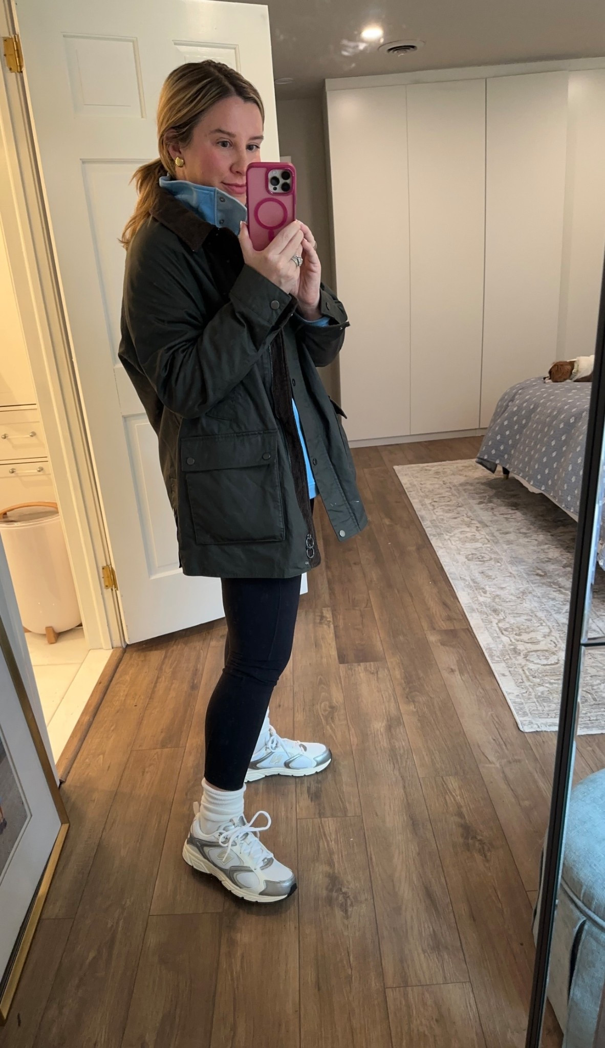 Dad shoe activate 

New balance
Scrunch socks
Leggings
Waxed barn jacket 

#LTKootd #LTKActive #LTKmomlife