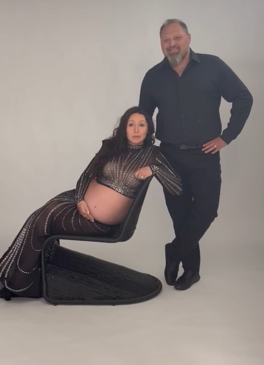 What did you do this weekend? Did you take any pictures 📸 doing it?
It was a great long weekend for me! We had an amazing photoshoot with Anna Degismen more actual pictures are to come in few days.
See my sparkly two piece maternity outfit perfect for maternity photoshoot! 

#LTKBump #LTKStyleTip