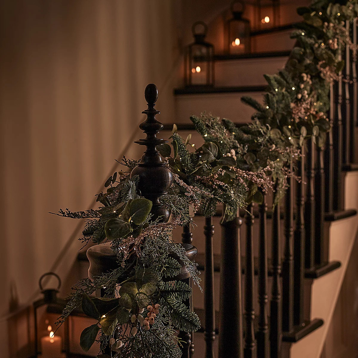 250cm Pre-Lit Frosted Eucalyptus Garland | The White Company UK & ROW