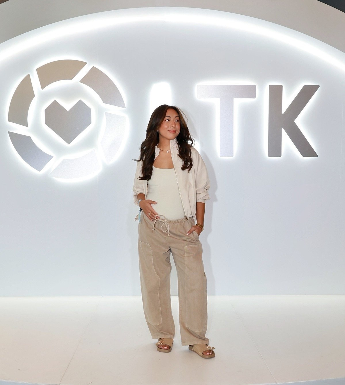 Casual ootd for day 3 of LTKCon! Wearing size M Petite pants + S top and jacket

#LTKCon #LTKootd #LTKPetite