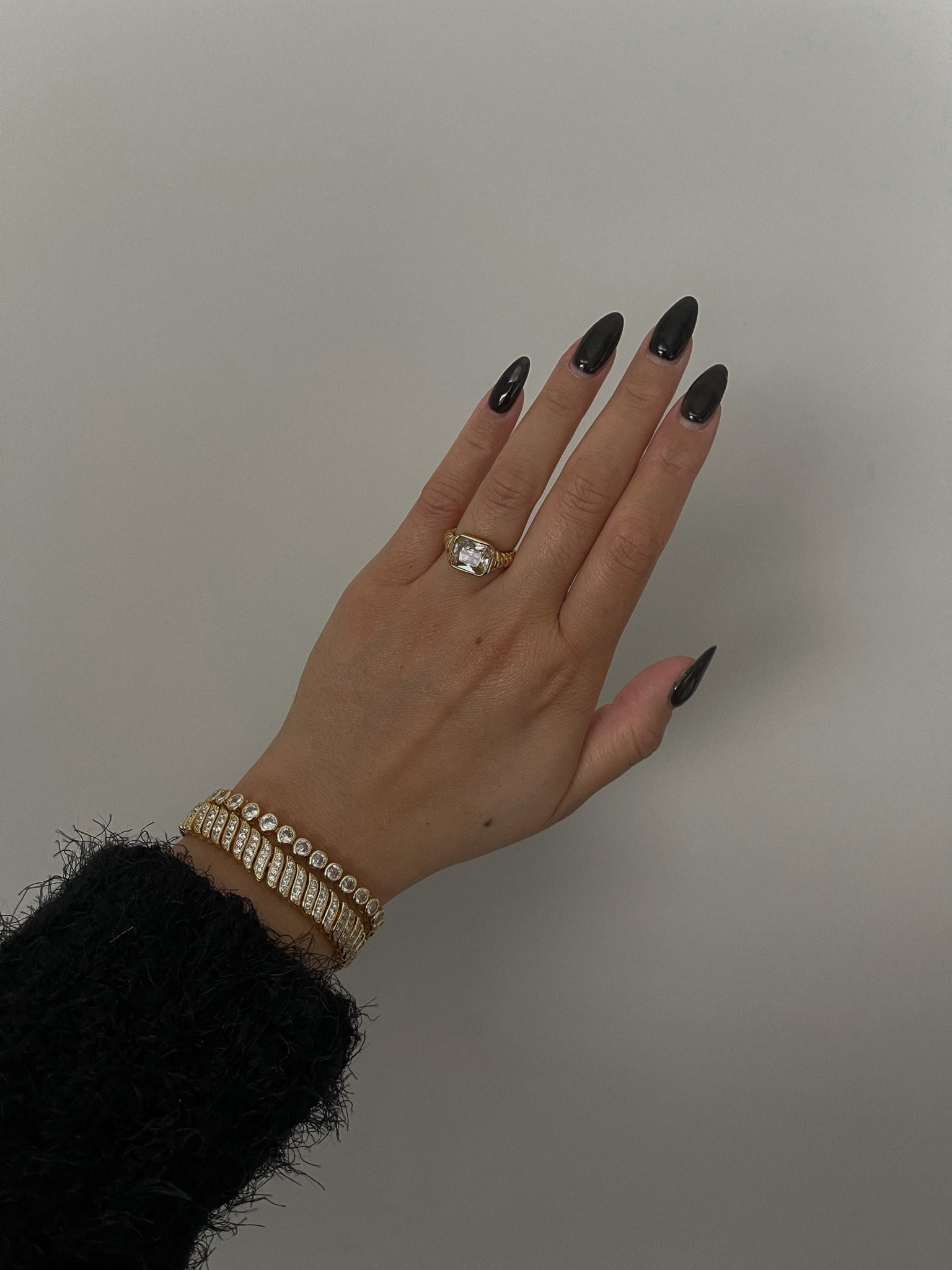 Feeling fabulous with my new @wearbracha bling 💎 #ad #wearbracha #wearit2endit #brachapartner #brachajewelry 

#LTKHoliday