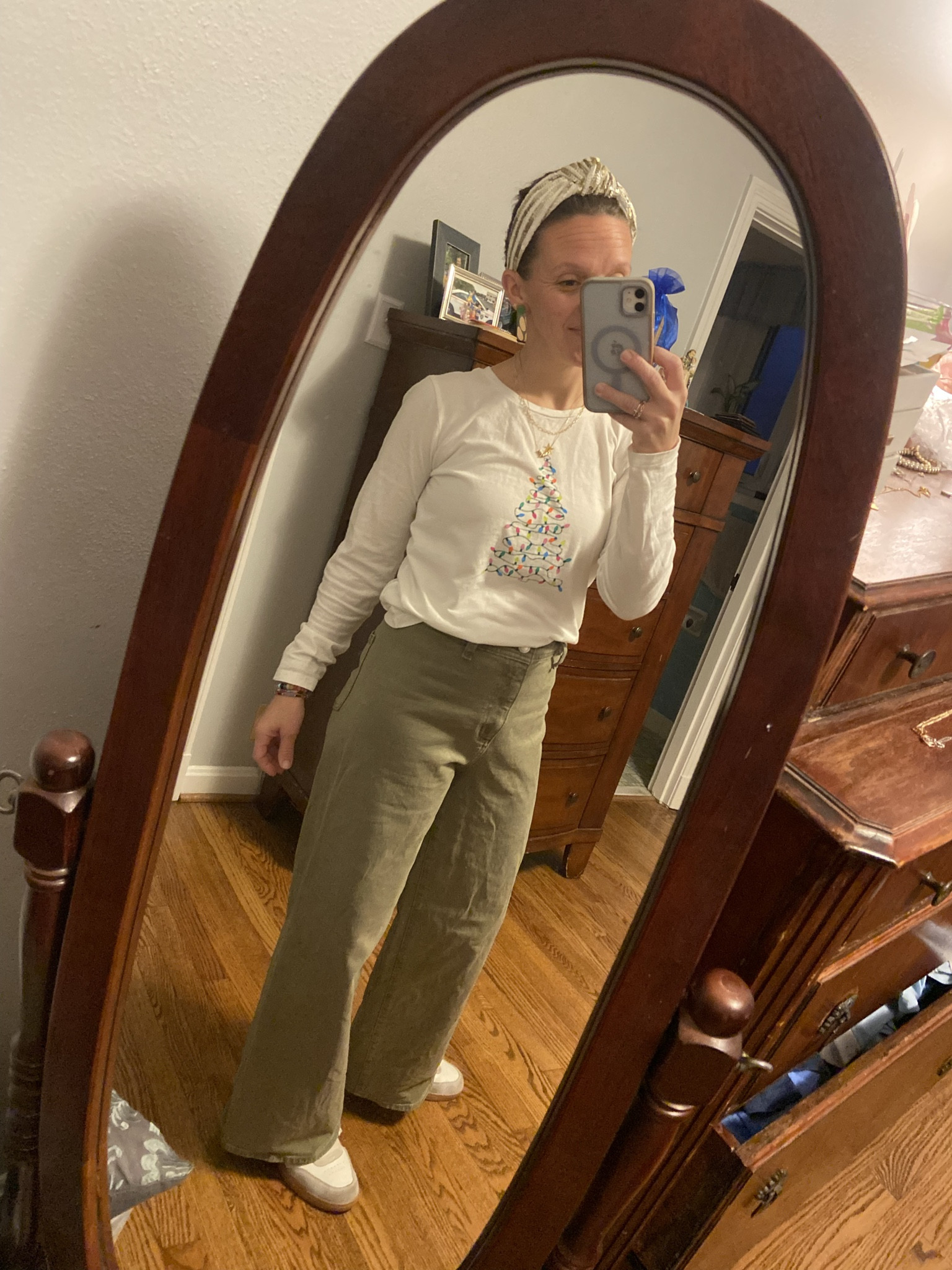 ON SALE - You can’t go wrong with these sailor pants. I’ve worn them with tank tops and long sleeve tops, they’re very versatile. 


#teacheroutfit #LTKU #LTKOver40 #target #sailorpants #salefinds #olivepants #LTKSeasonal 

#LTKFindsUnder50 #LTKWorkwear #LTKSaleAlert