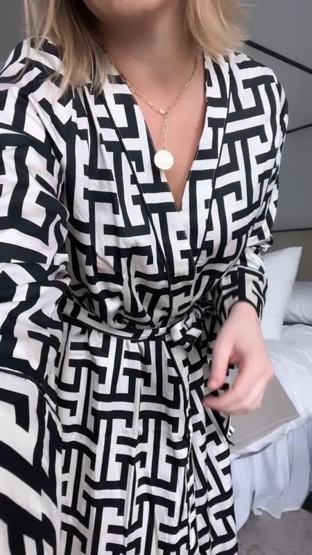 OBSESSED with this designer look for less robe from H&M !!! Run before it sells out like the pajamas did ! Would also be so cute as a swim coverup !!! 

#LTKfindsunder100 #LTKstyletip #LTKfindsunder50