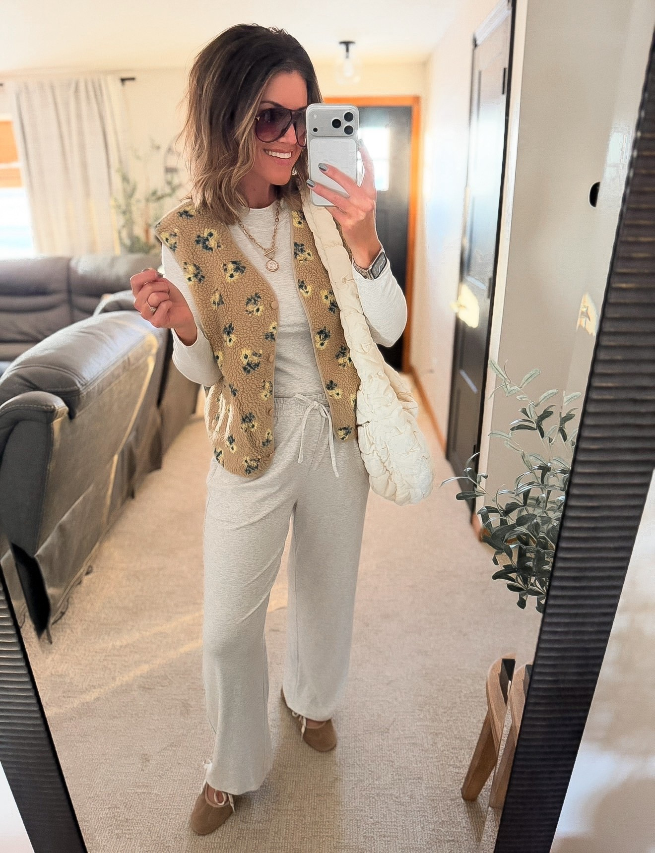 The cutest vest now down to $9.99!! I want all the colors. 
Set/medium
Vest / medium (could have done small)


#LTKSaleAlert #LTKSeasonal