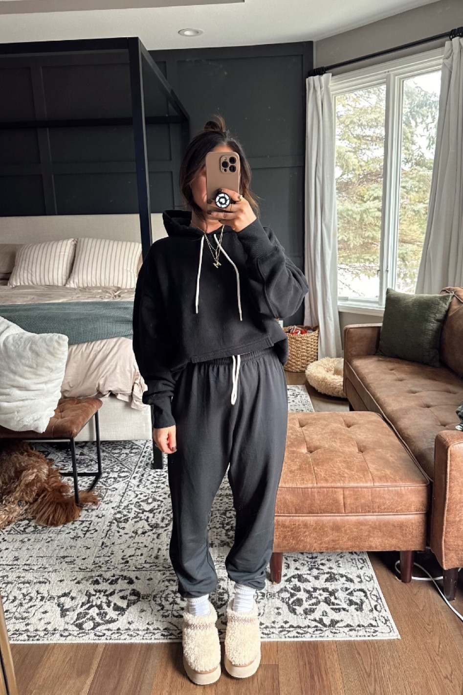 Monday uniform 

Ootd 
Style tip 
Aerie 
Joggers 
Sweatshirt 
Uggs 
Valentines 

#LTKfindsunder50 #LTKstyletip #LTKMostLoved