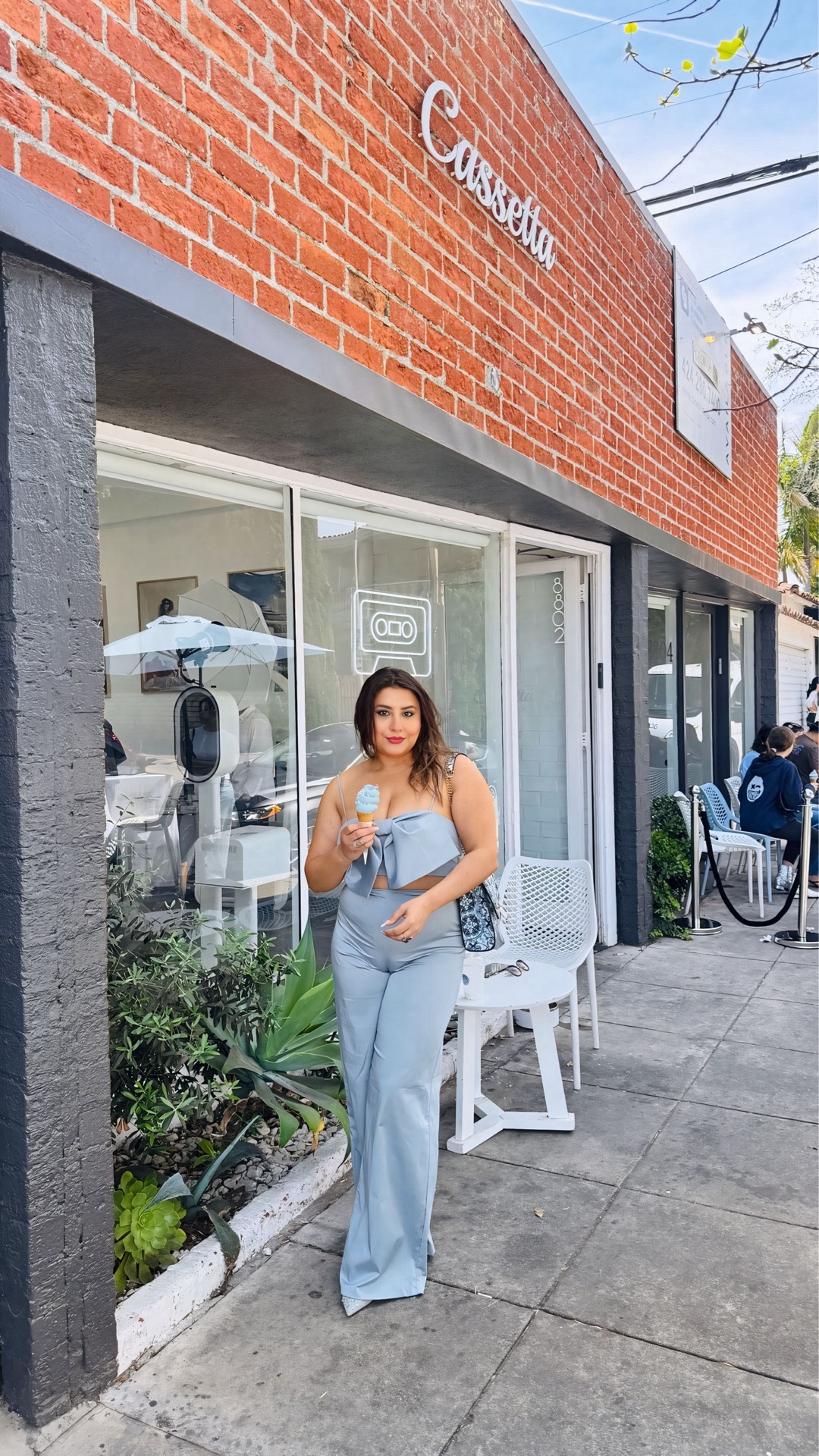 Matching my ice cream cone in @Zara  at the newest @voluspa Vanilla Sunday launch 🩵

Majolica printed bag inspired by Dolce & Gabbana, heels from @Aldo

#zara #voluspa #cassetta #newcandle #newscent #newlaunch #beverlyhills



#LTKPetite #LTKselfcare #LTKdayinmylife