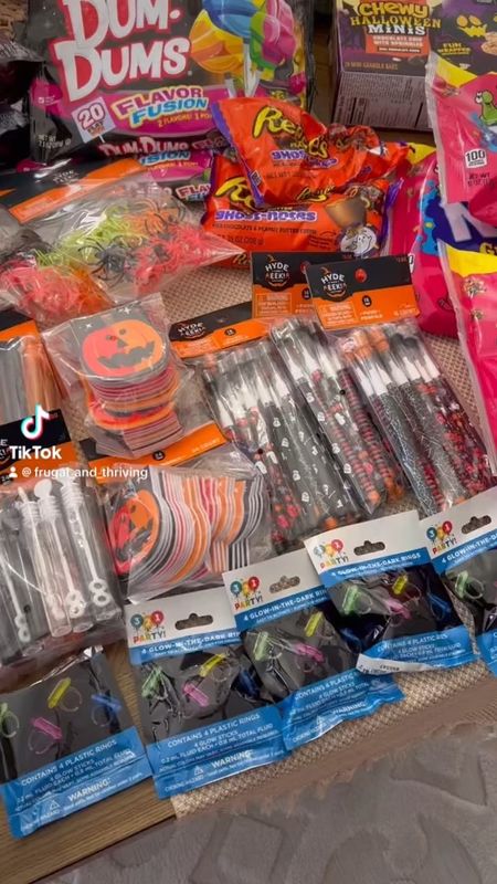 🎃 Getting ready to celebrate
Halloween with our little monsters!
These goody bags are spook-tacular creations for our kids classes. 👻🍬

#HalloweenFun #KidsClasses #GoodyBags #SpookyCreations
#TrickOrTreat #halloween #goodybag #kids #classroom #party #classparty #roommom #birthday

#LTKparties #LTKVideo #LTKHalloween