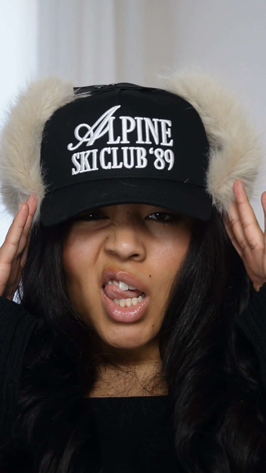 got the cutest hat from amazon 🖤 the fur on this trucker hat just add the perfect touch making this the perfect accessory for the winter season 🤍 | 
#amazon #amazonfashion #fashionﬁnds #amazonfashionhaul