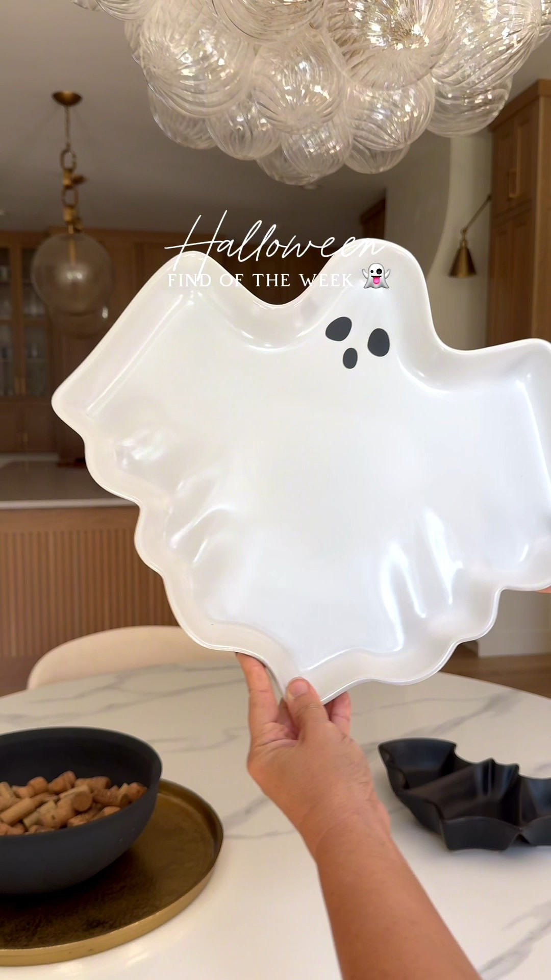 Ok this is this best $20 I’ve spent this week 👻 I thought these were just plastic serving trays and y’all they are so much better! They are heavy duty and oven safe!