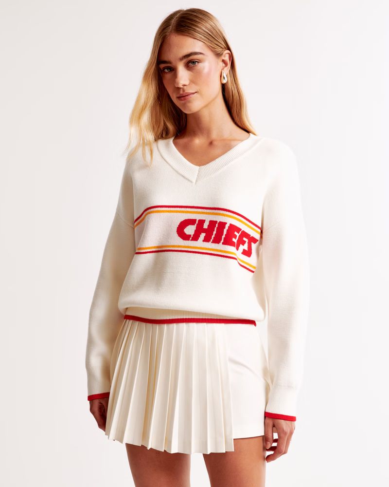 Women's San Francisco 49ers LuxeLoft V-Neck Sweater | Women's New Arrivals | Abercrombie.com | Abercrombie & Fitch (US)