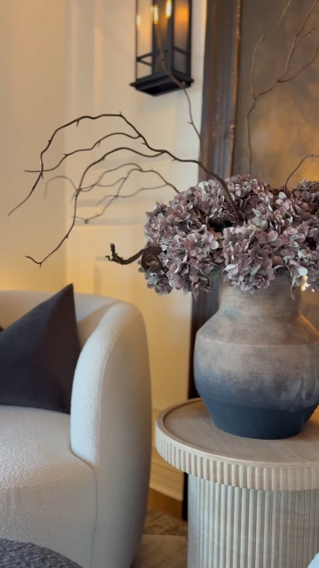 It’s amazing what a simple piece of art and some gorgeous stems will do. 🤩 The color of the stems are gorgeous. Brownish, purple and green tones. 🤎

Living room Decor 
Moody Home Decor 
Cozy Corner Idea 
Home Decor Ideas 
Amazon Home Finds 

#moodylivingroom #moodydecor #amazonfinds #amazonhome #amazondecor 


#LTKmomlife #LTKdayinmylife #LTKHome