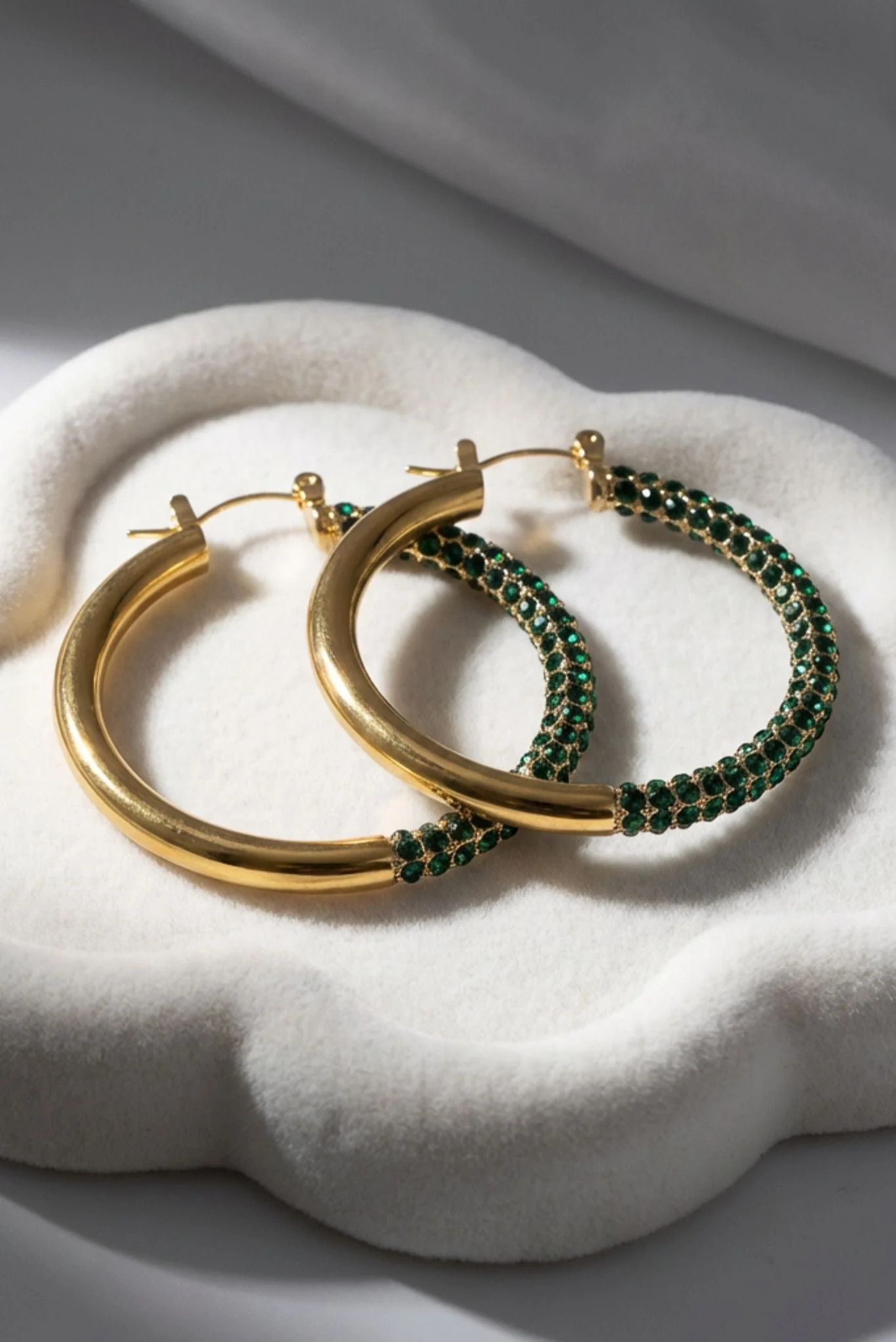 Paloma Waterproof Two-Tone Emerald Chunky Rope Hoop Earring | Akalia