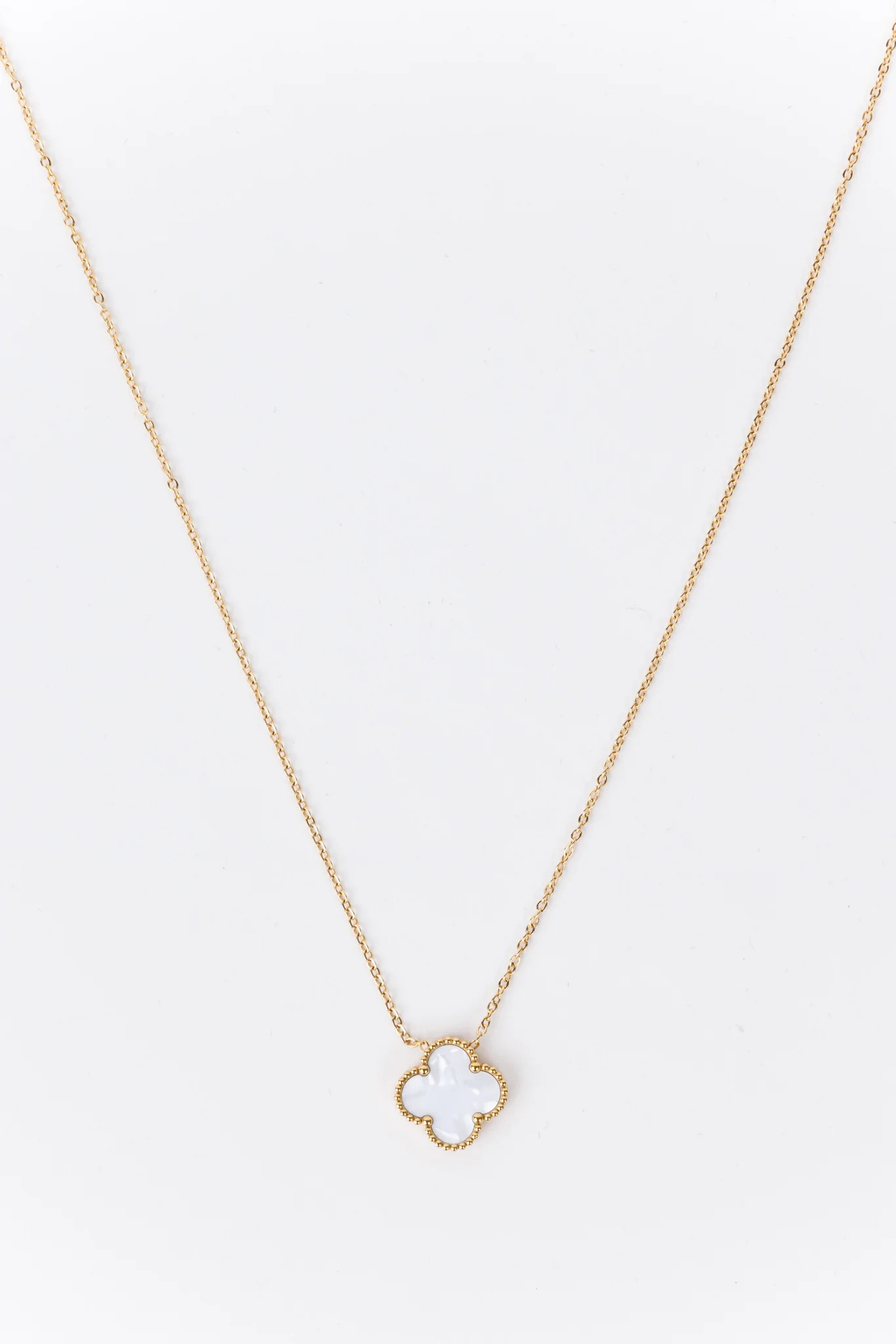 Alora  Clover Pendant Necklace- White | Avara
