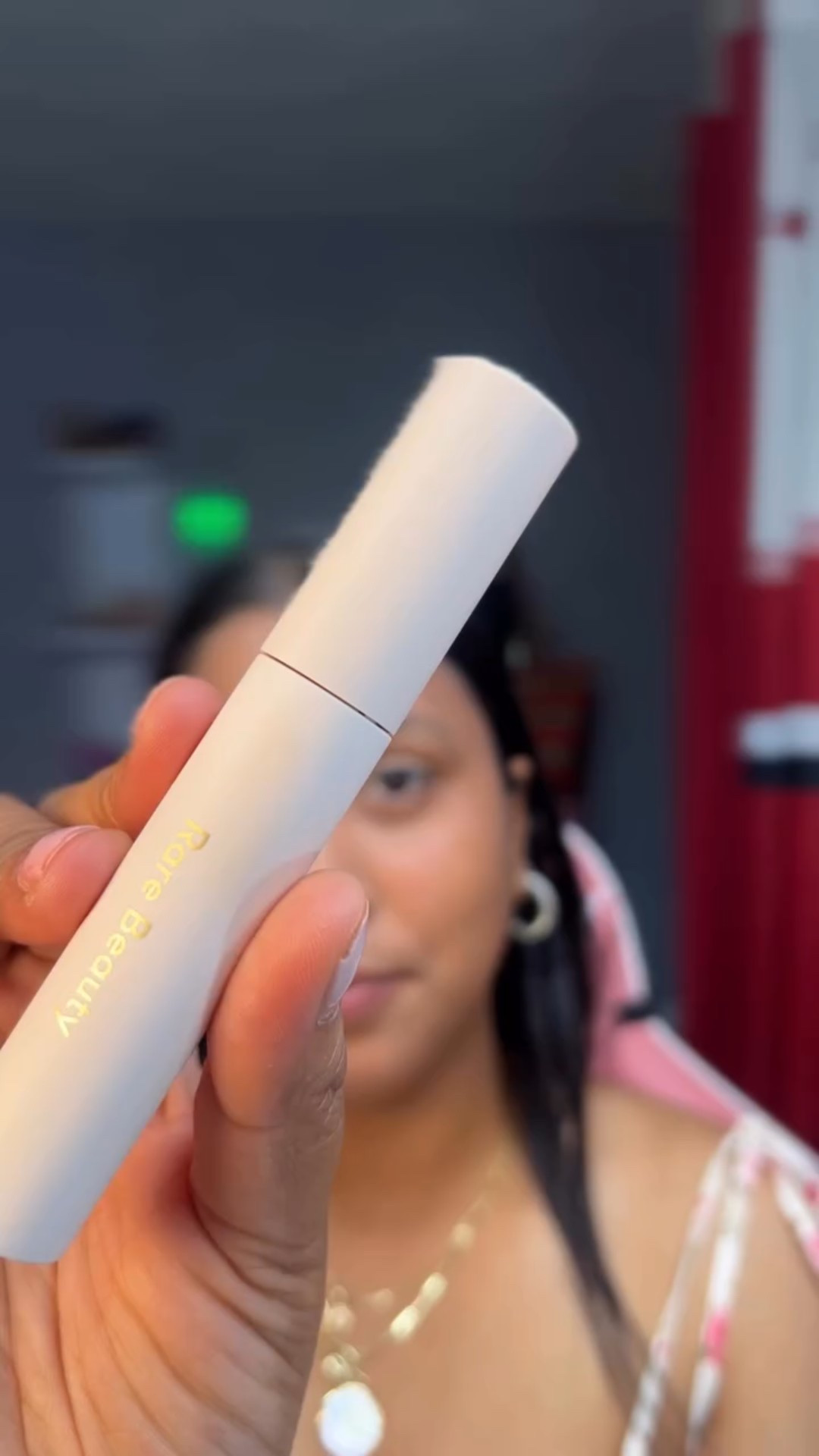 🎁 Gifted by Rare Beauty
@rarebeauty #sephora #rarebeauty

✨ Perfect Strokes Universal Volumizing Mascara ✨
La máscara para todo tipo de pestañas 😍
💖 Cepillo curvo que abraza cada pestaña
⬆️ Levanta, alarga, curva y da volumen
💦 Resistente al agua y sin grumos
🌱 Con aceite de ricino para nutrir

📌 Vegana, libre de crueldad y segura para ojos sensibles.
💫 ¡Pestañas definidas y con volumen todo el día!

#MakeupLover #ViralMakeup #BeautyTok #USABeauty #MakeupReview #ViralProducts #MakeupRoutine #BeautyTrends #RareBeautyBySelenaGomez #TikTokBeauty #MakeupForAll #BeautyObsessed #MakeupInspo