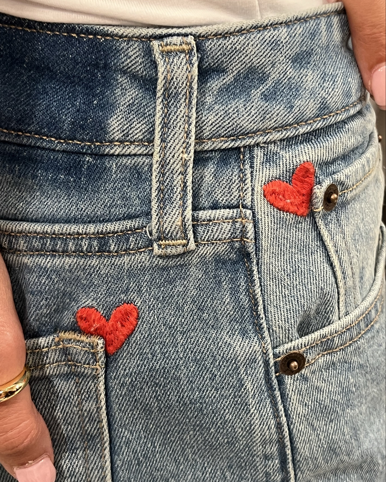 this is your sign to buy embroidered jeans for the fall ❣️

#LTKFallSale #LTKCon #LTKStyleTip