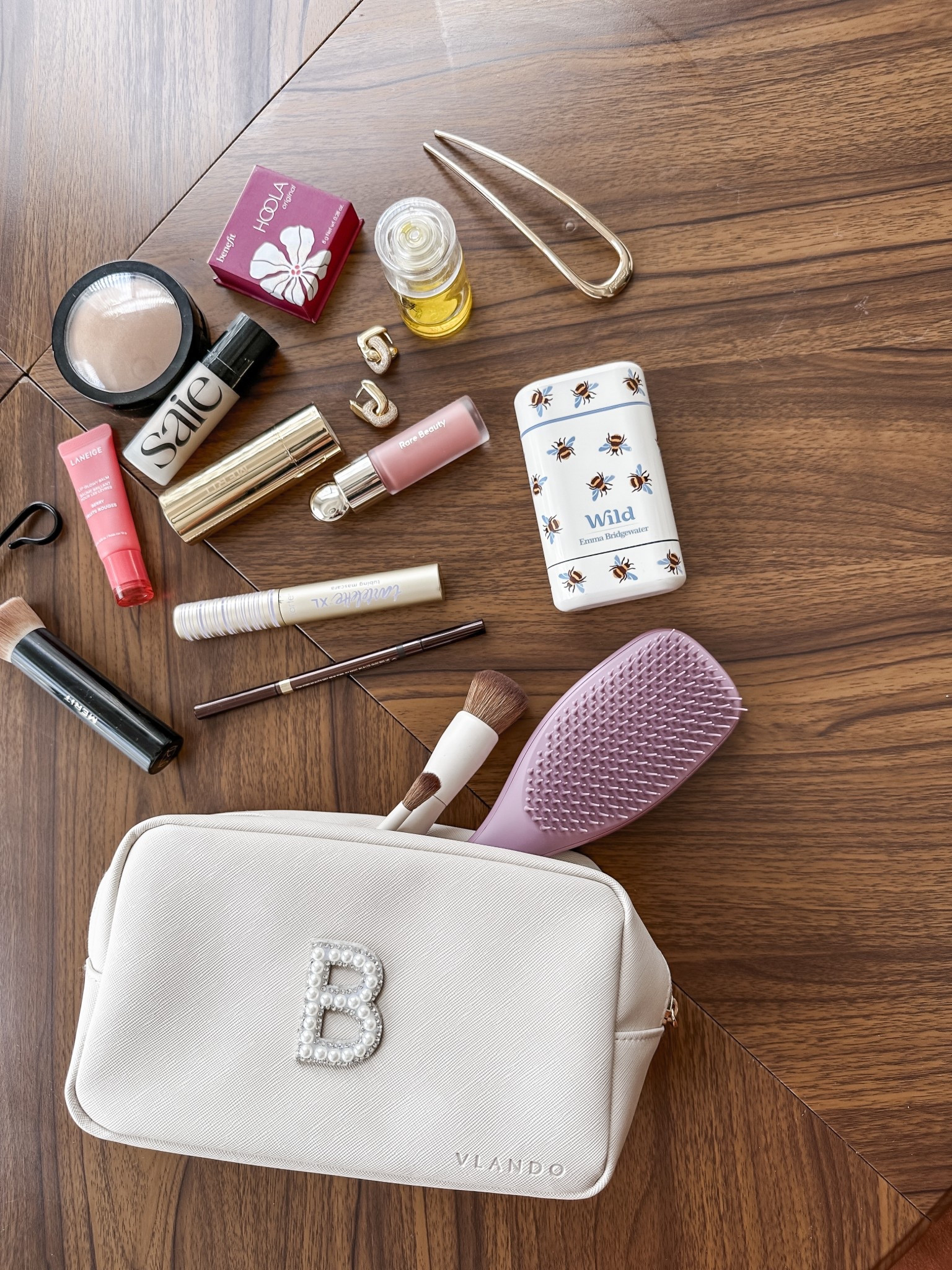 what’s in my makeupspark

#LTKBeauty #LTKStyleTip #LTKGiftGuide