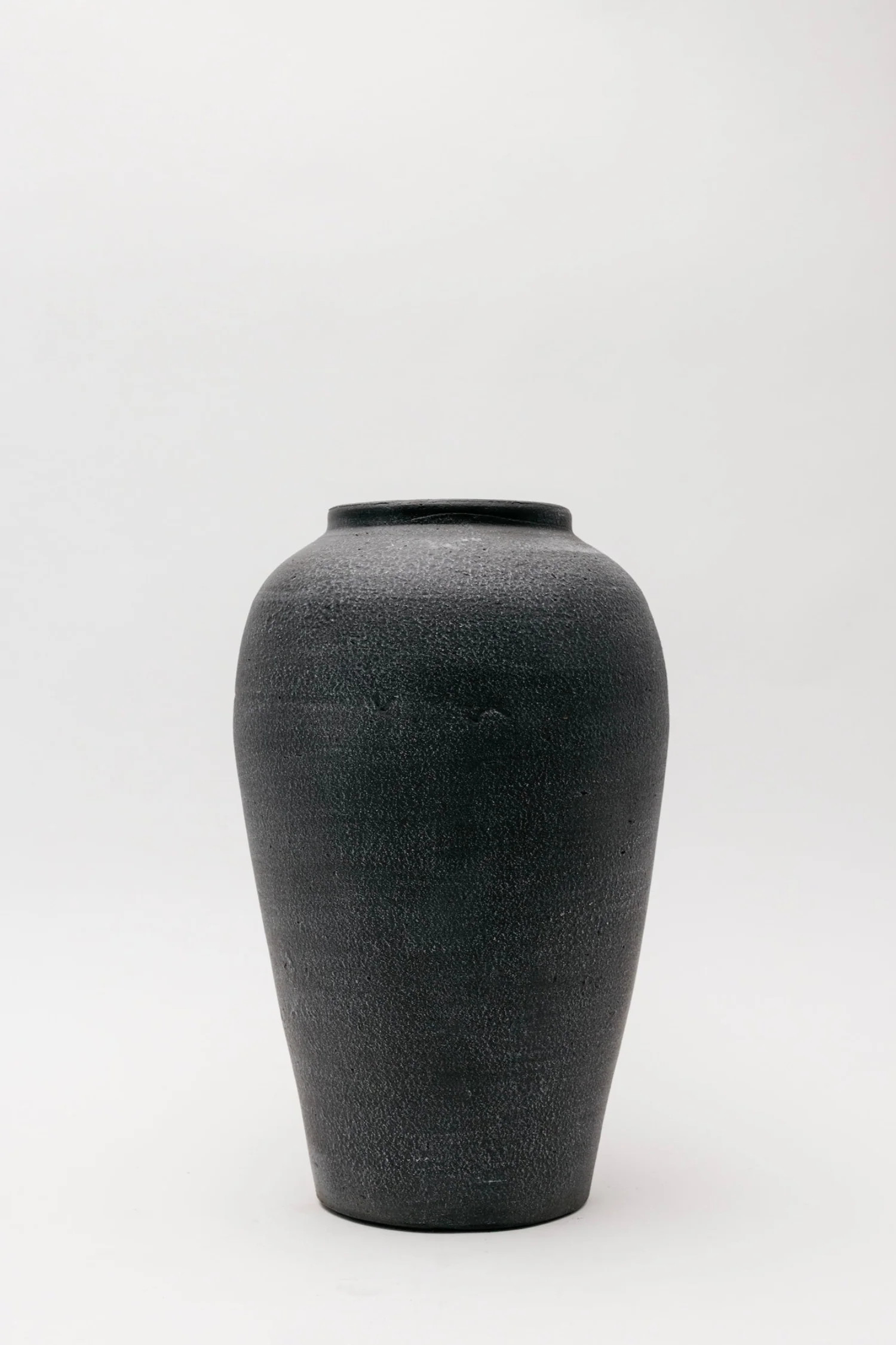 Silva Ceramic Vase | THELIFESTYLEDCO | THELIFESTYLEDCO