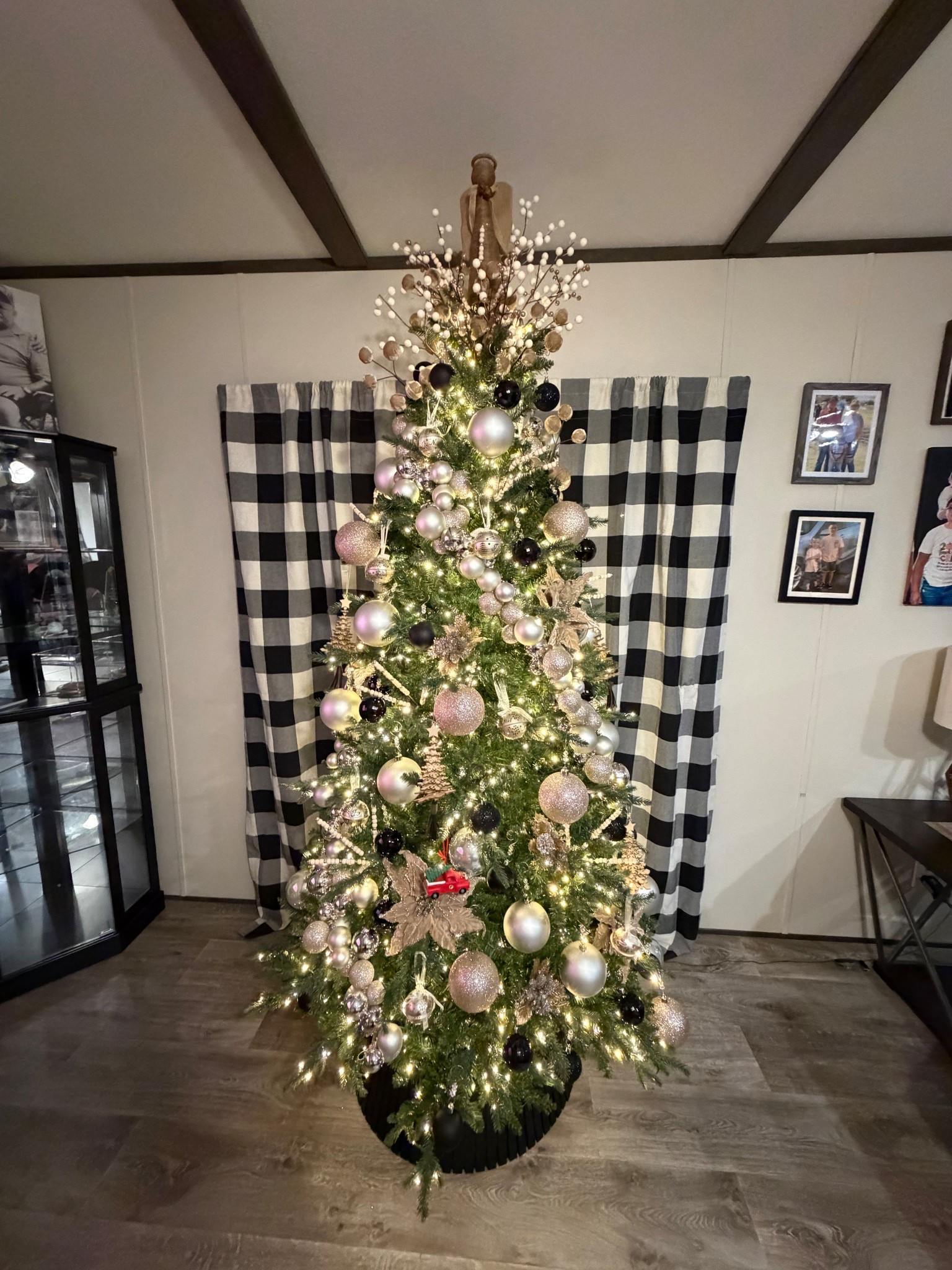 The Most Beautiful Twinkling Tree ✨ 

#LTKHoliday #LTKSeasonal