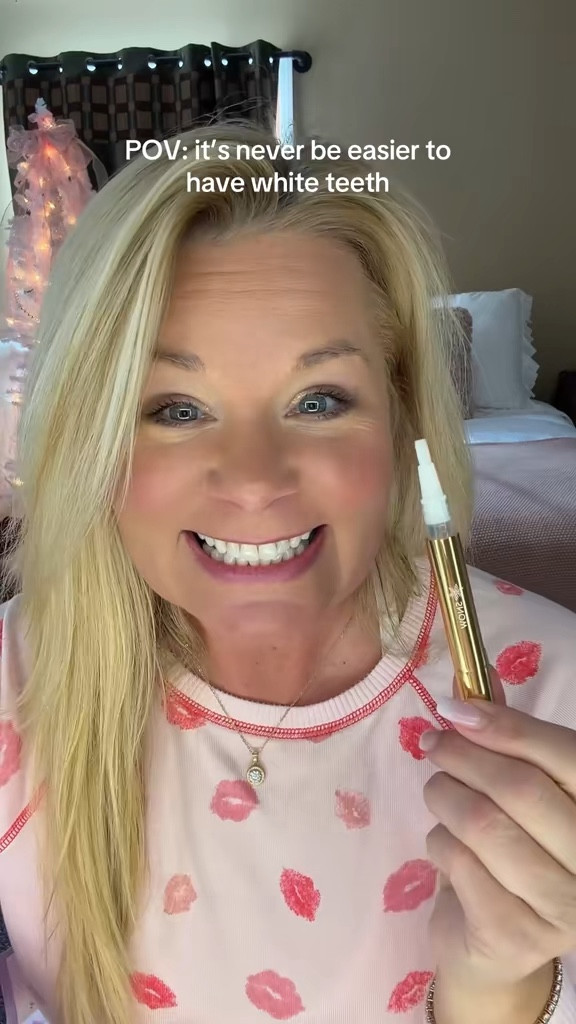 Teeth Whitening = 2026 Glow Up #beautyhacks #selfcare #teethwhitening 

#LTKBeauty #LTKselfcare #LTKmorningroutine