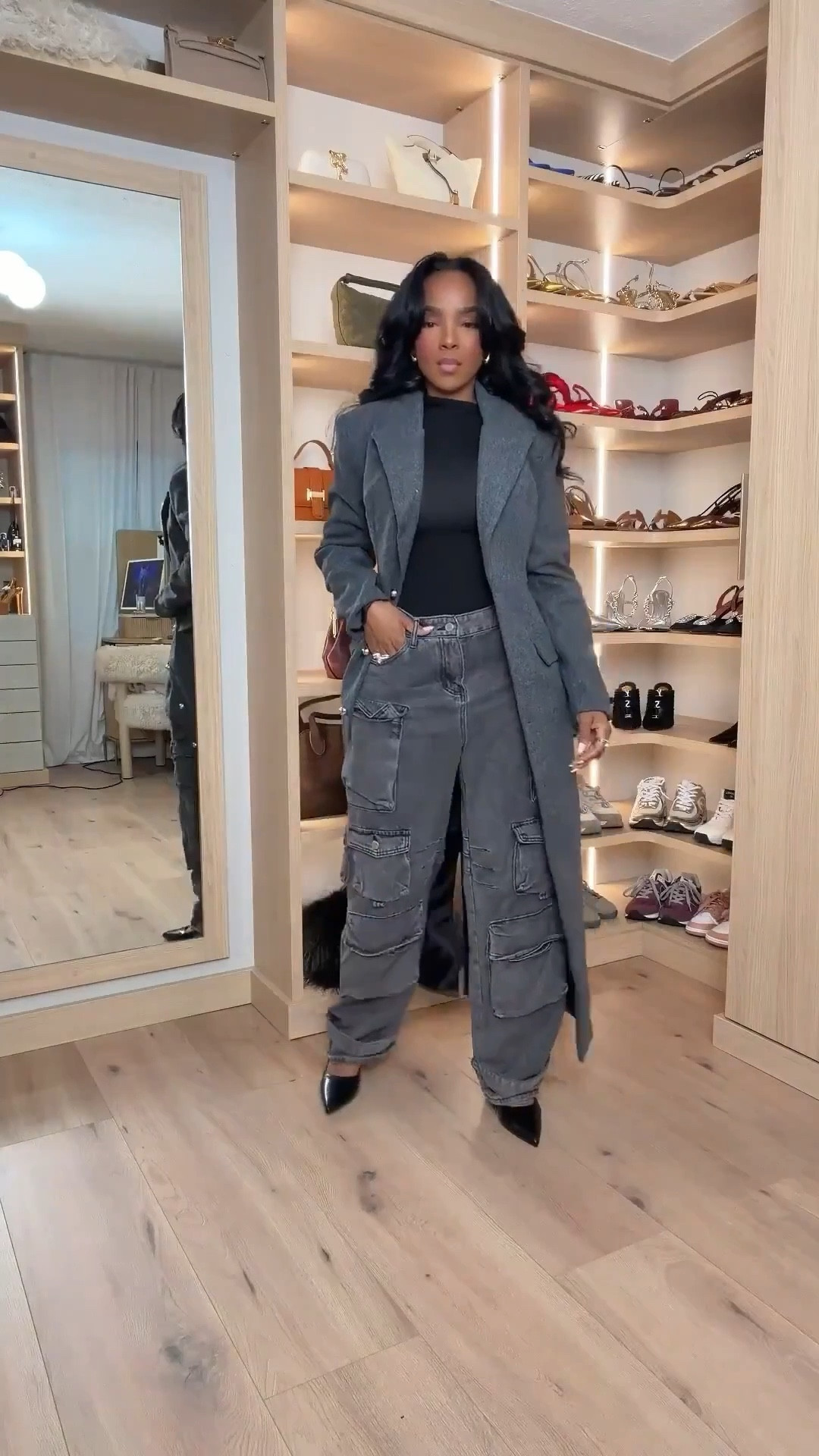 ✨ Polished Neutrals That Work Overtime

Classic layers and structured tailoring come together in this elevated neutral look that’s easy to wear and endlessly repeatable. A sleek black base paired with a tailored gray coat and utility-style denim creates a polished, effortless vibe that moves seamlessly from work to everyday plans. Each piece stands strong on its own, making this a smart long-term wardrobe choice where the cost per wear keeps dropping.

Perfect for:
• Workdays
• Travel
• Meetings
• Casual dinners

📏 Sizing:
Coat: Small
Top: Small
Bottoms: 27 Long
Shoes: True to size
Bag: One size

Measurements:
5’4” · 138 lbs · 34D · 27” waist · 40” hips

Save this post for later.

Elevated neutral outfit inspiration, tailored coat styling, modern capsule wardrobe staples, polished everyday looks, chic utility denim outfits.

Follow me on Instagram and YouTube @kirasfashionfinds


#LTKPetite #LTKootd #LTKgrwm