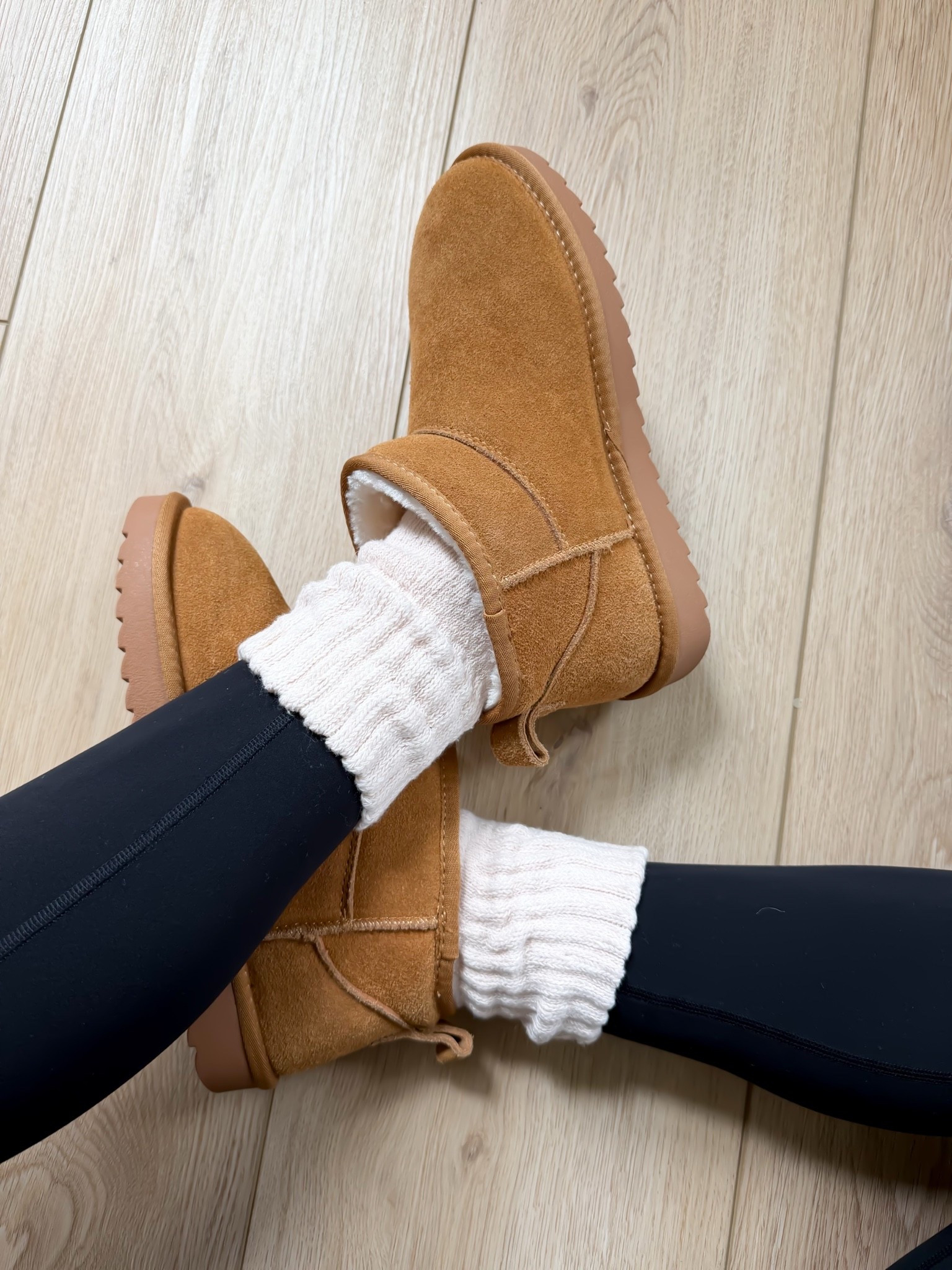 my favorite boots for fall year after year! 🙌🏼 so comfy and warm, a must have in your wardrobe!

#LTKootd #LTKSaleAlert #LTKmomlife