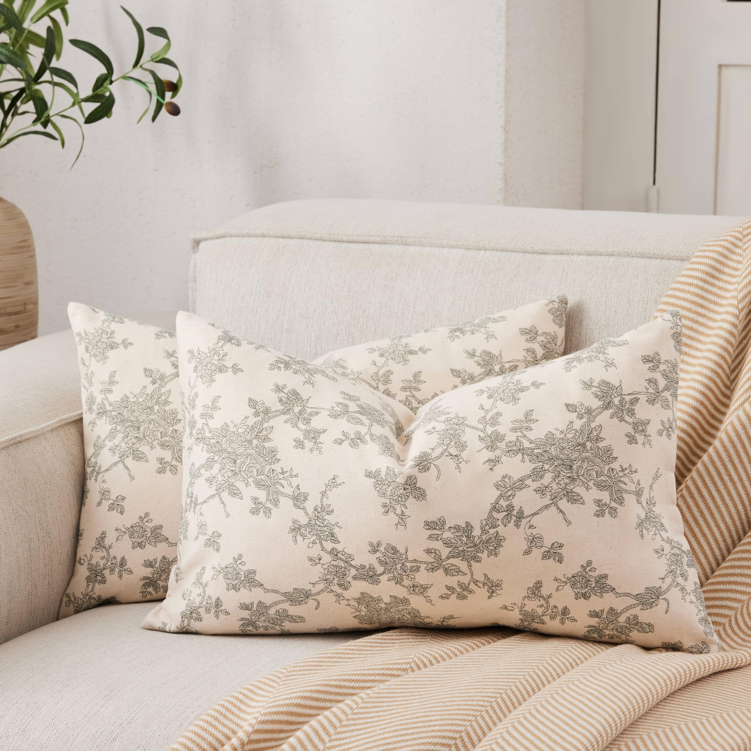 Amazon.com: YZJZEDS 100% Cotton French Pastoral Lumbar Throw Pillow Covers Set of 2, 12x20 Inch Green Farmhouse Decorative Cushion Covers for Sofa Bed Living Room Home Decor : Home & Kitchen | Amazon (US)